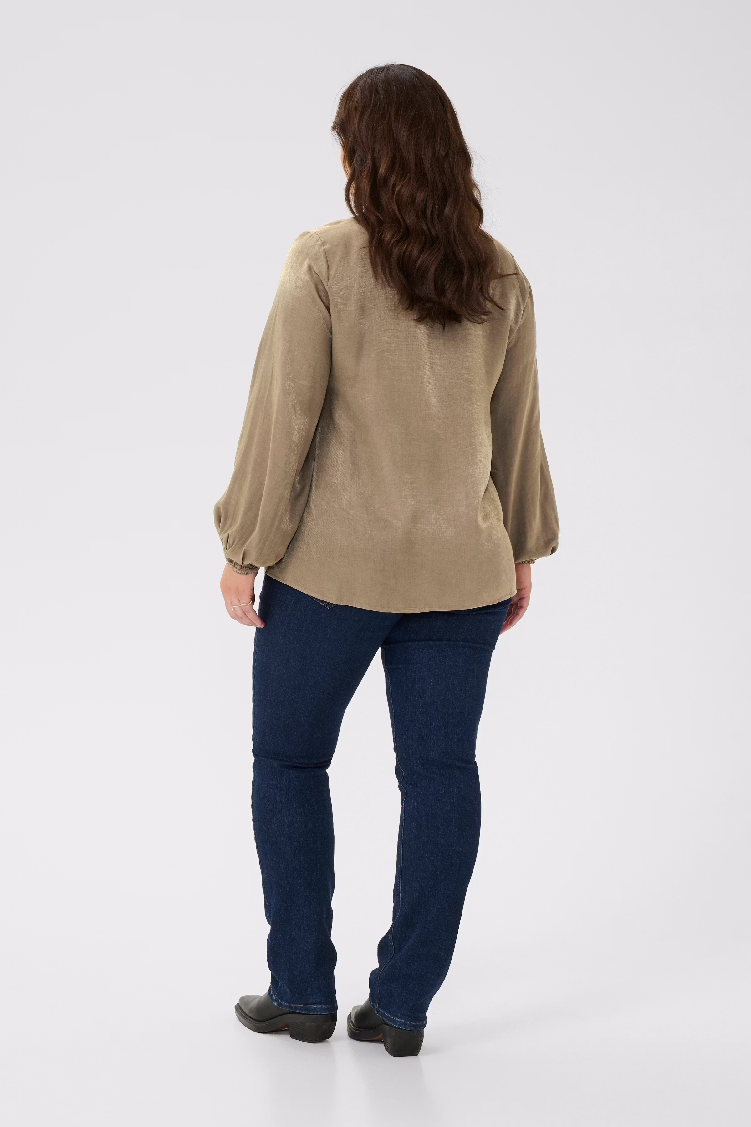 KCmilia Bluse LOOKBOOK BACK 10583774-190808