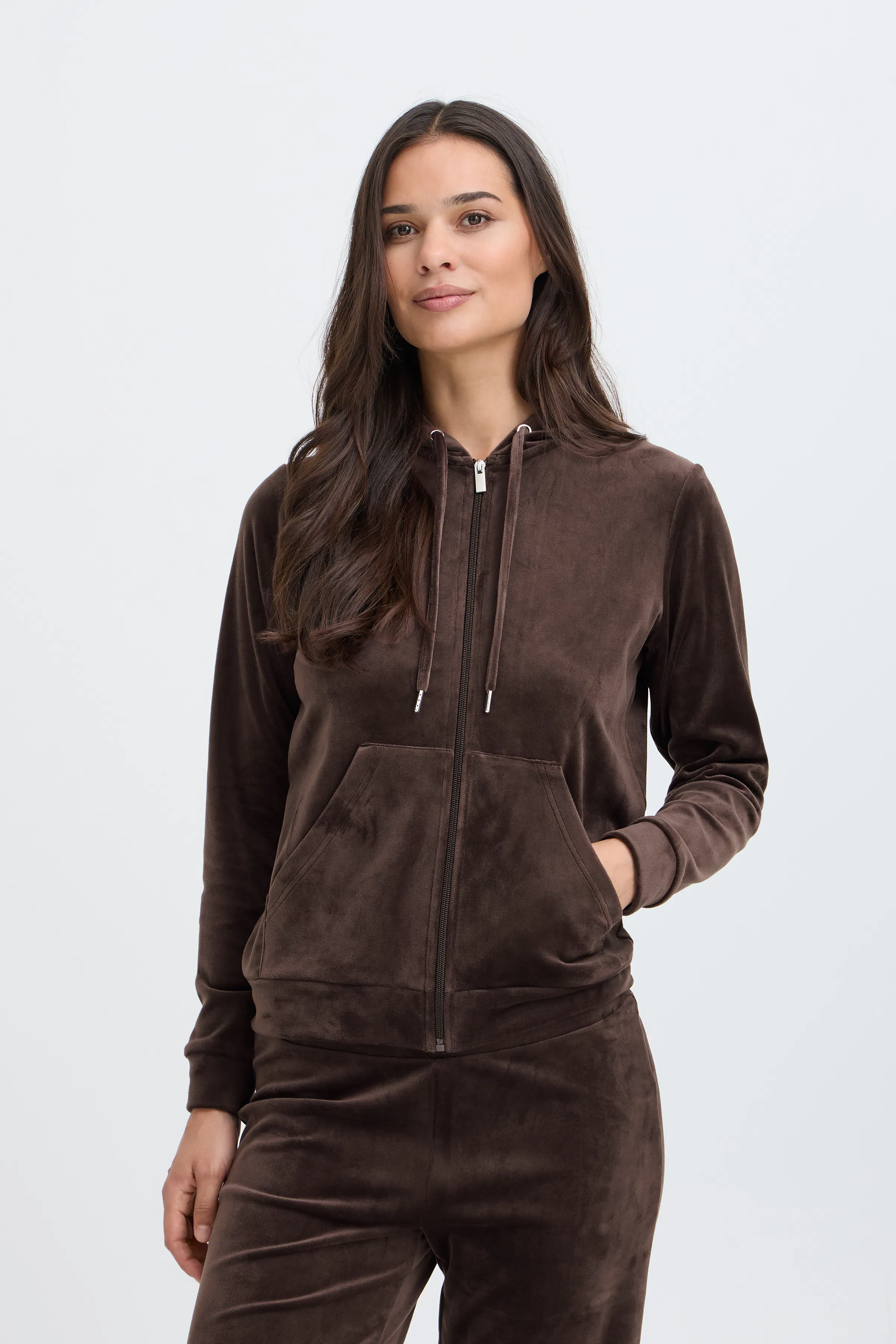 BYSTILLA Veloursett LOOKBOOK FRONT 20816019-191016
