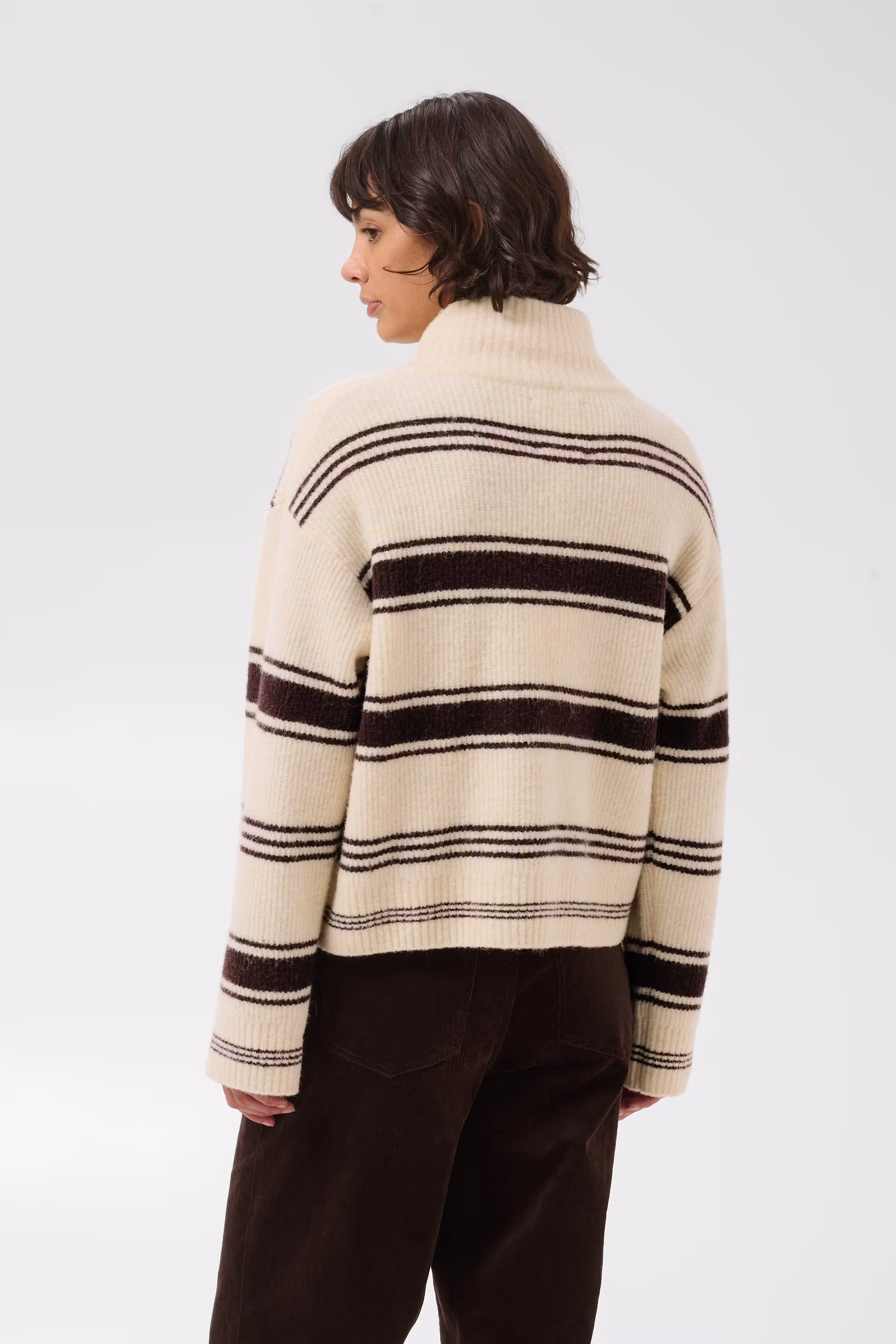 CamiriaPW Cardigan LOOKBOOK BACK 30310870-305331