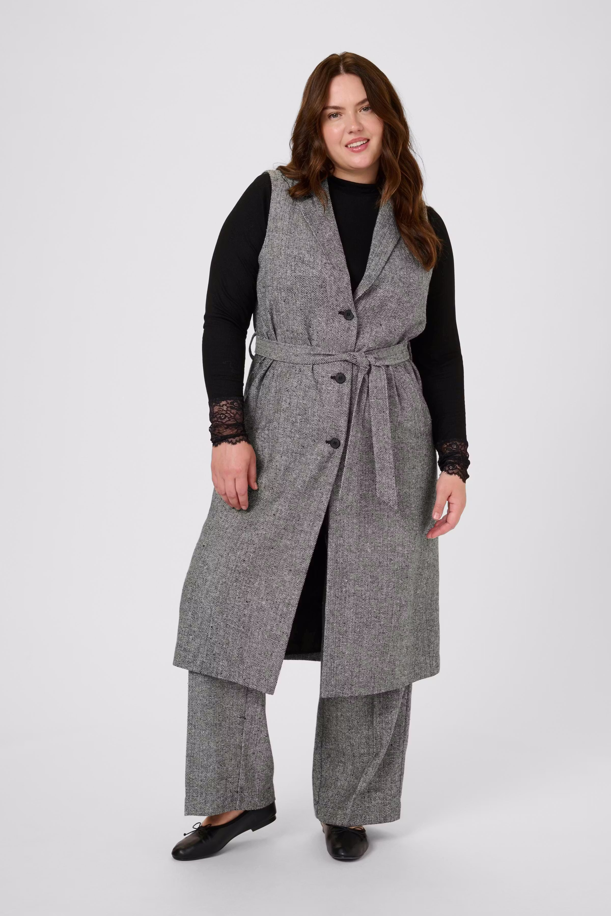 KCthilla Weste LOOKBOOK FRONT 10583808-108553
