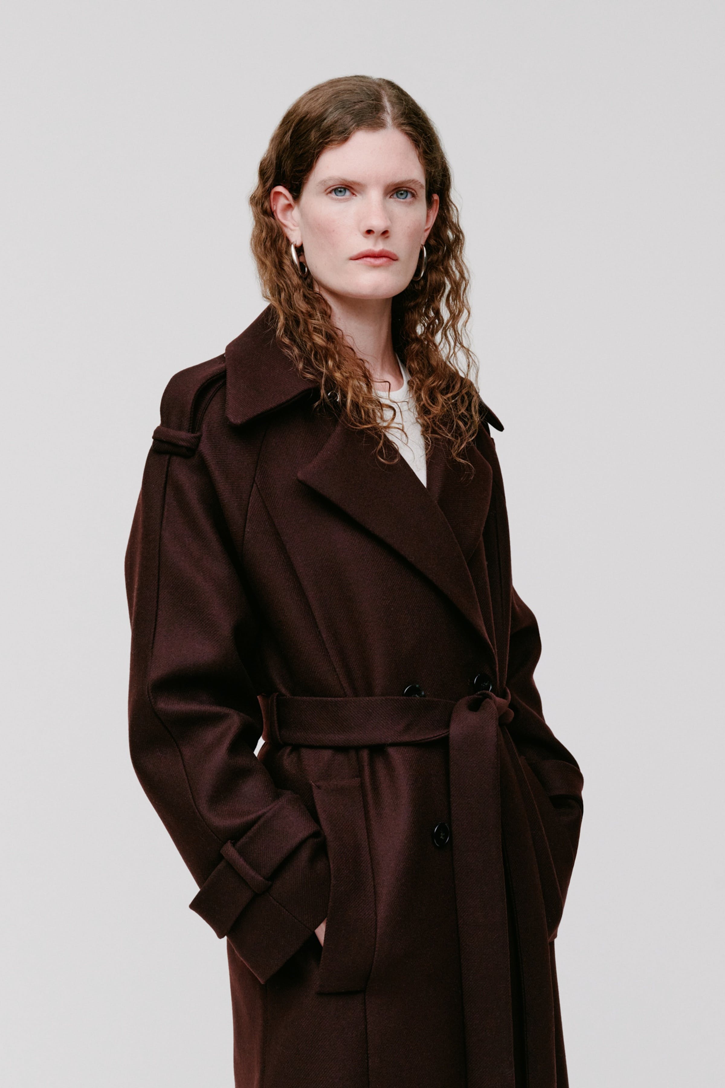 CAROLINE Mantel LOOKBOOK FRONT 30600182-RE400
