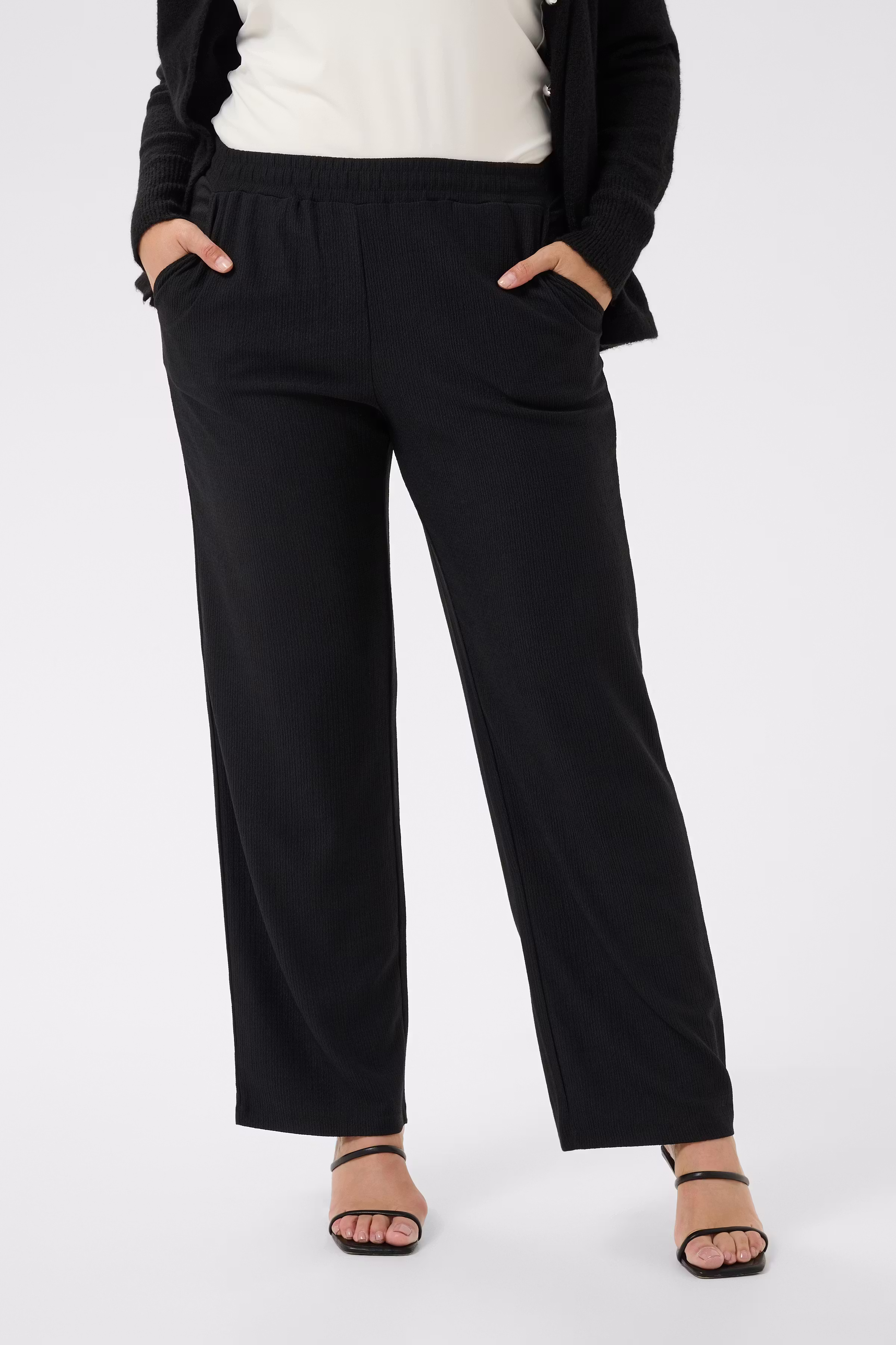KCkristin Pantalon LOOKBOOK FRONT 10584616-100121