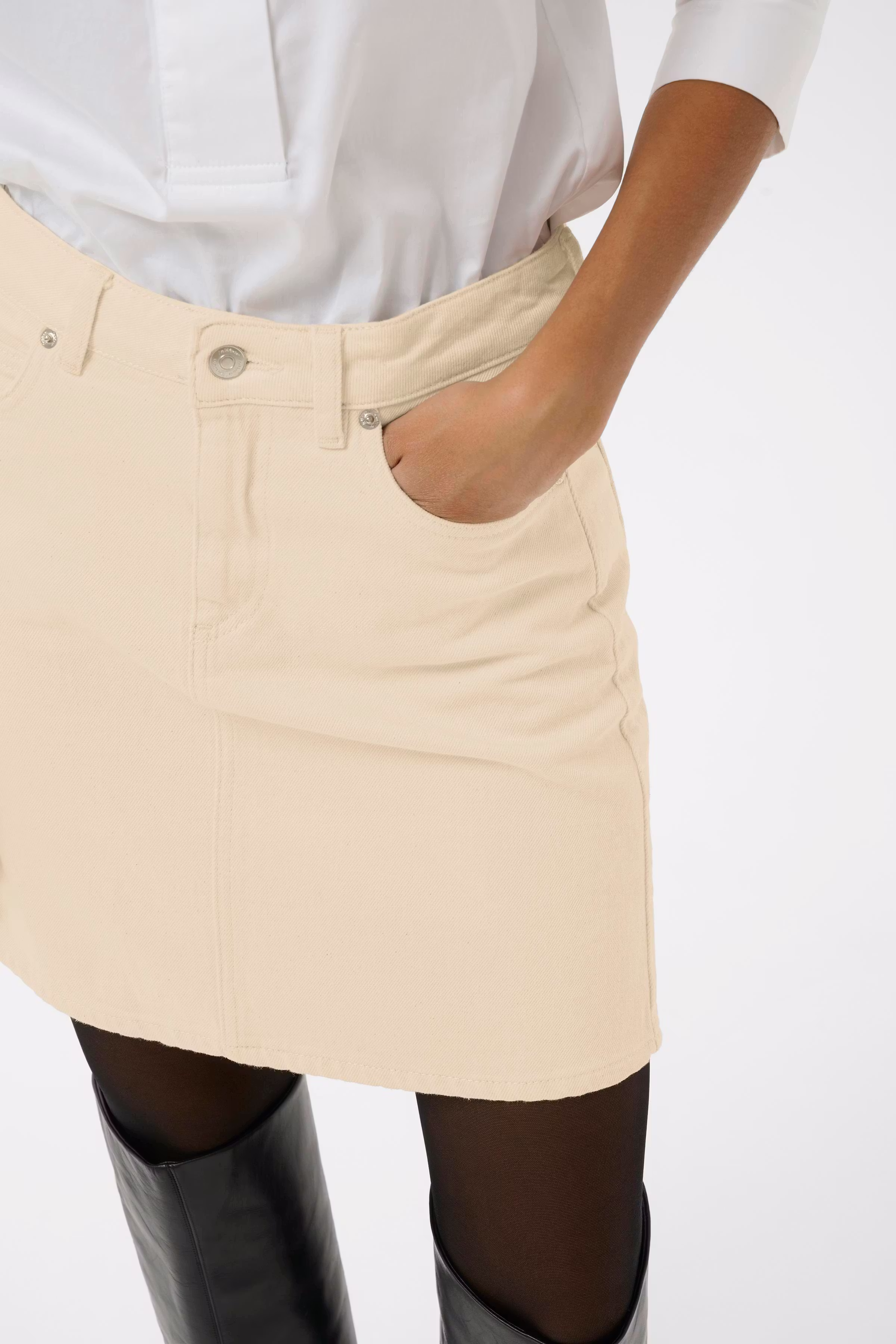 RylieIW Skirt LOOKBOOK DETAIL 30111151-300597