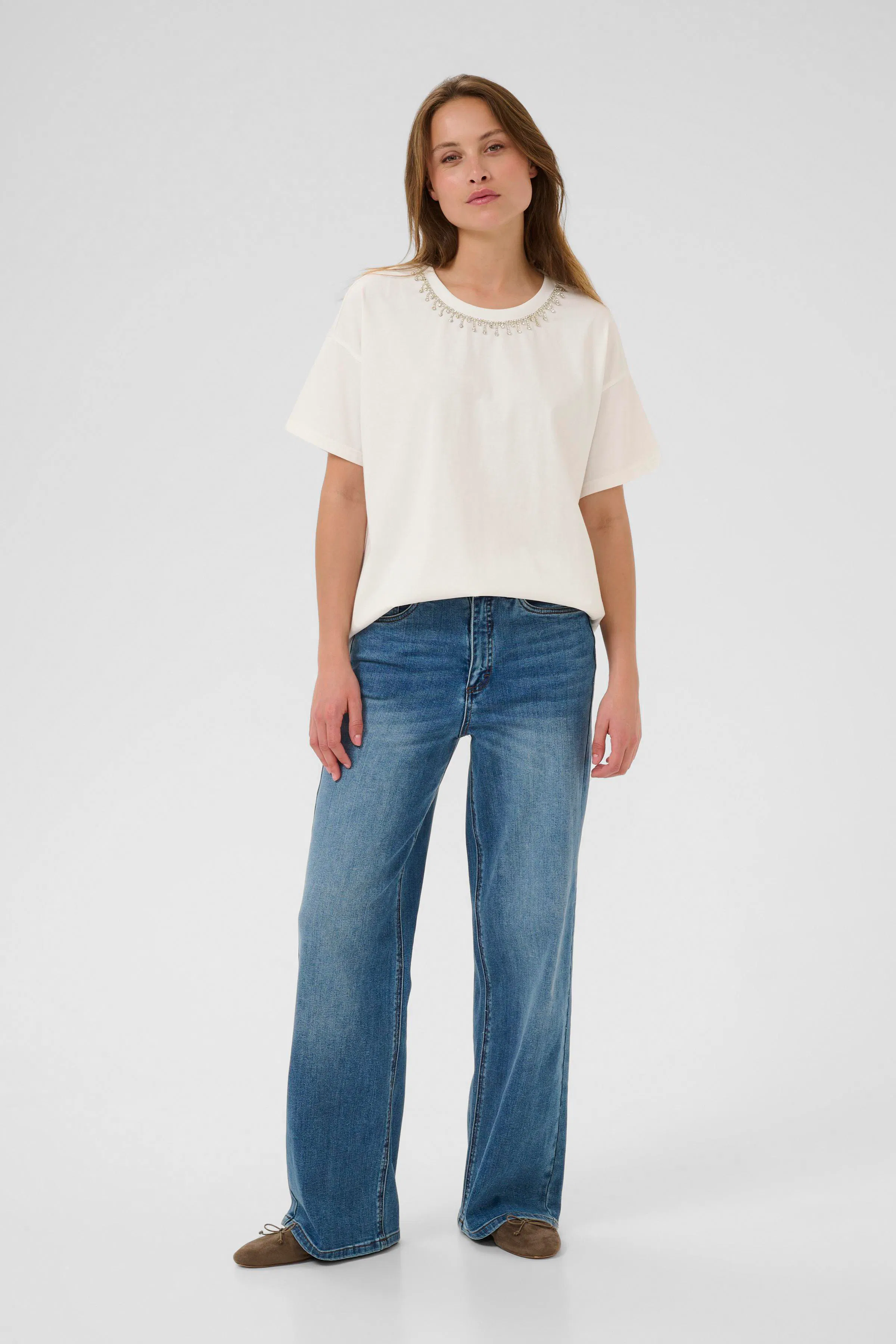 KAhelen T-shirt LOOKBOOK FRONT 10510661-110602