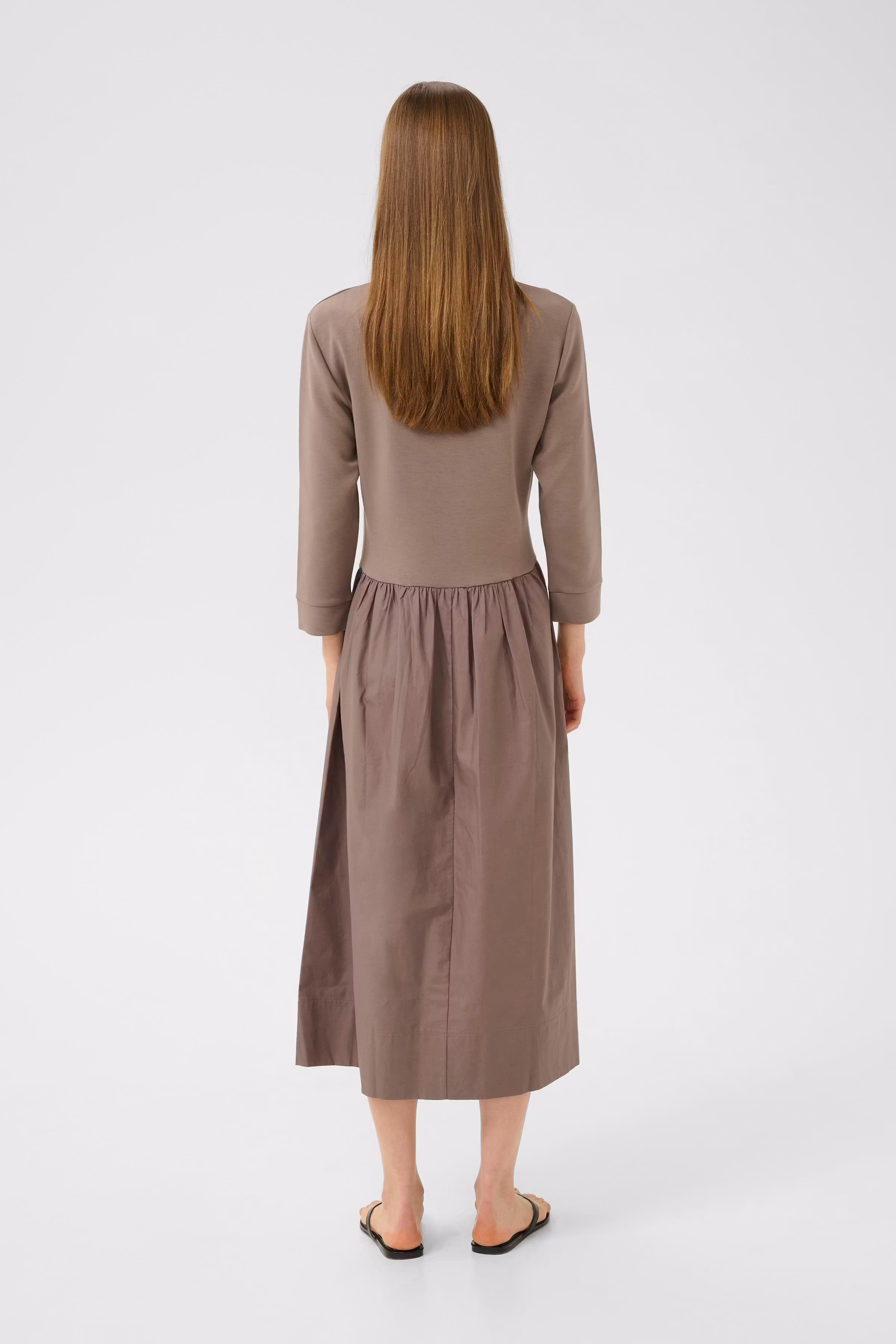 MiraIW Jurk LOOKBOOK BACK 30110507-181304