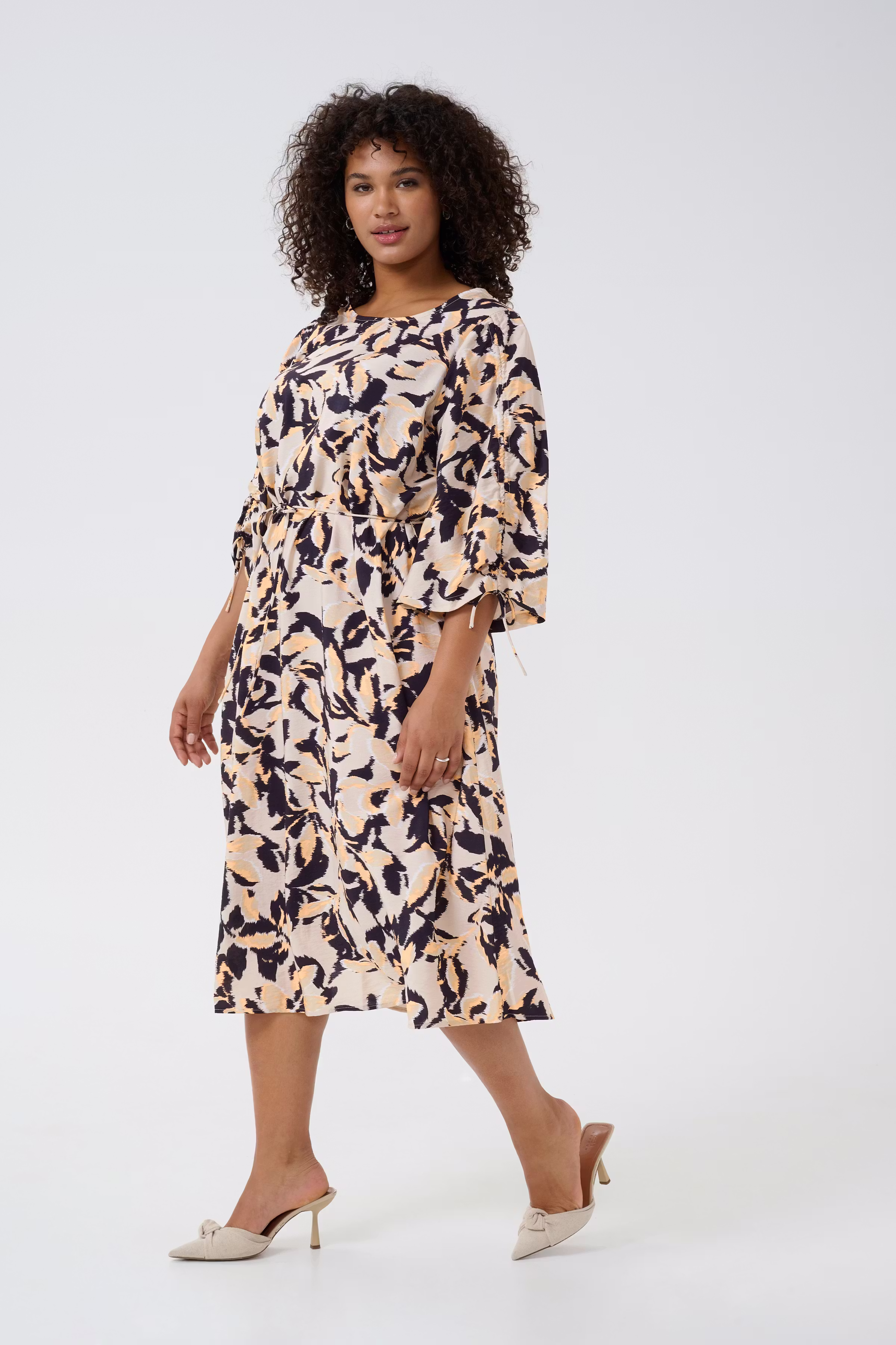 KCpaca Kleid LOOKBOOK FRONT 10583088-107096