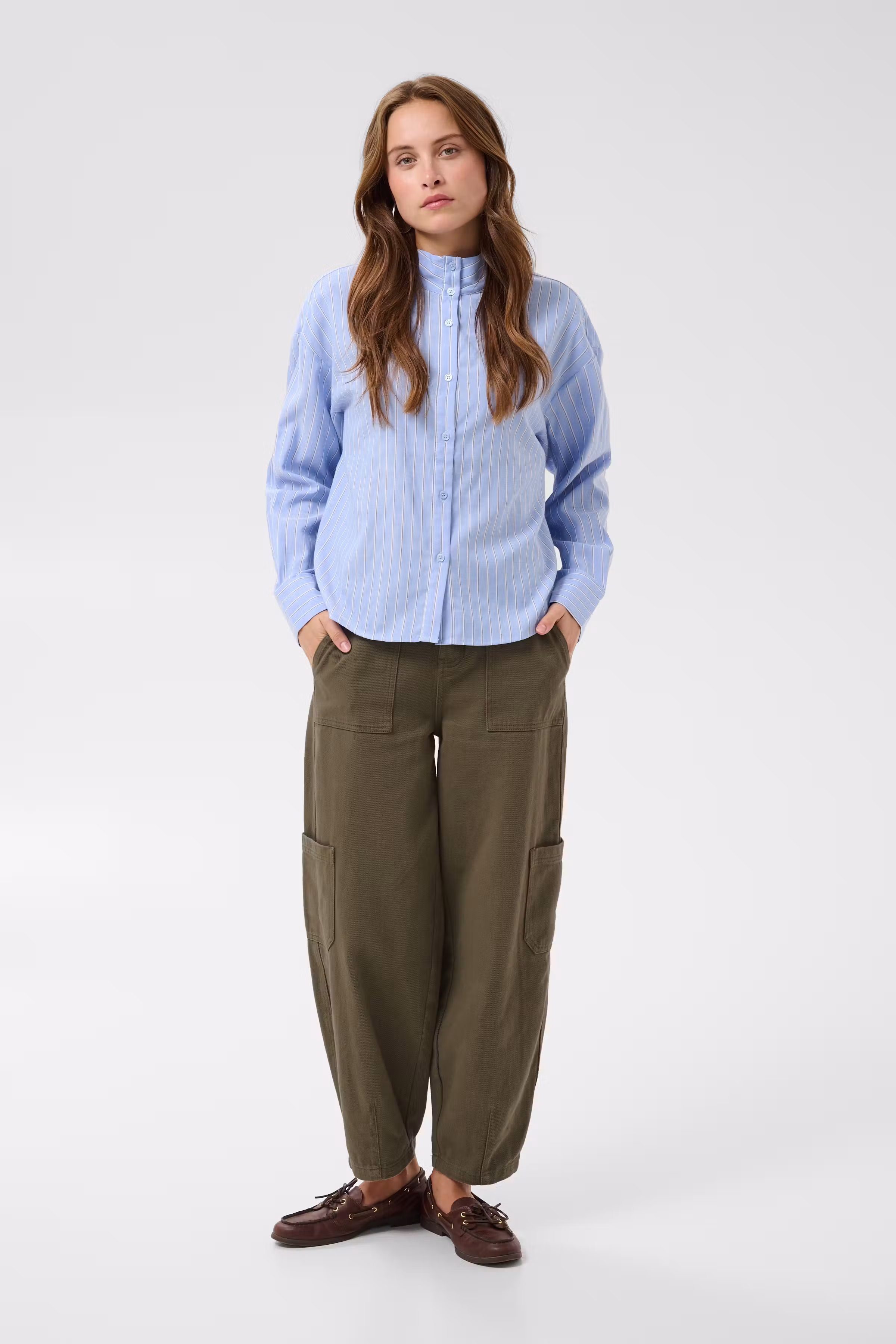 KAlilana Cargobukser LOOKBOOK FRONT 10513244-170517