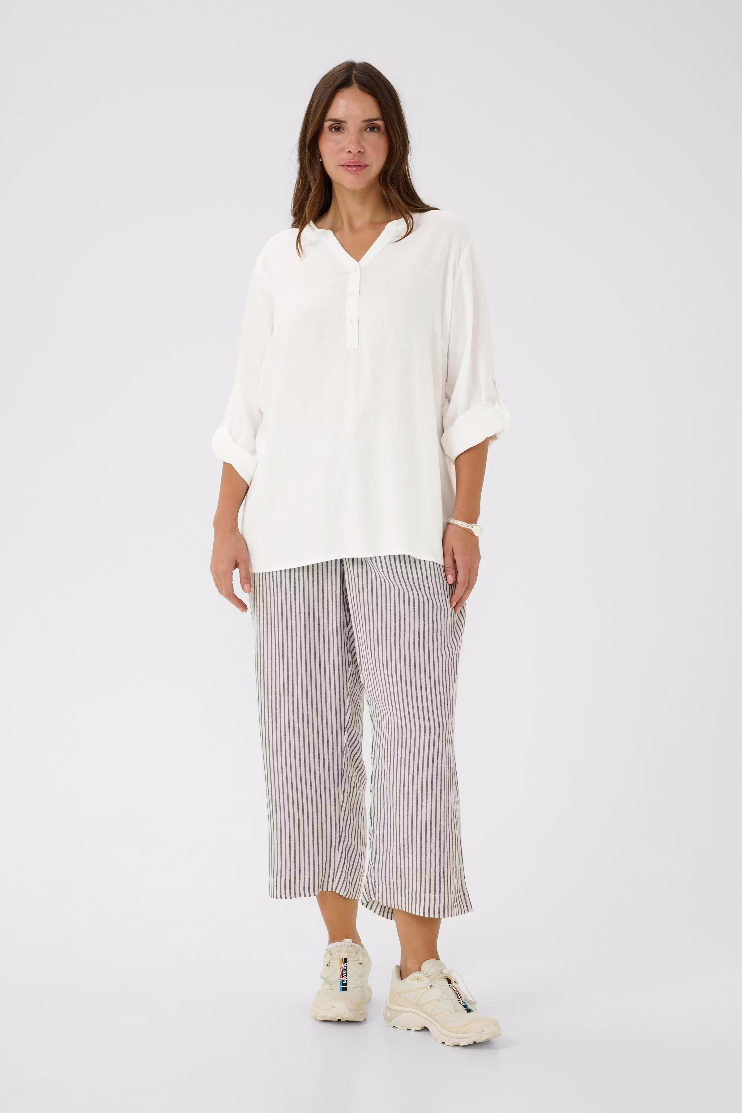 KCmille Linen Blouse LOOKBOOK FRONT 10582215-110602