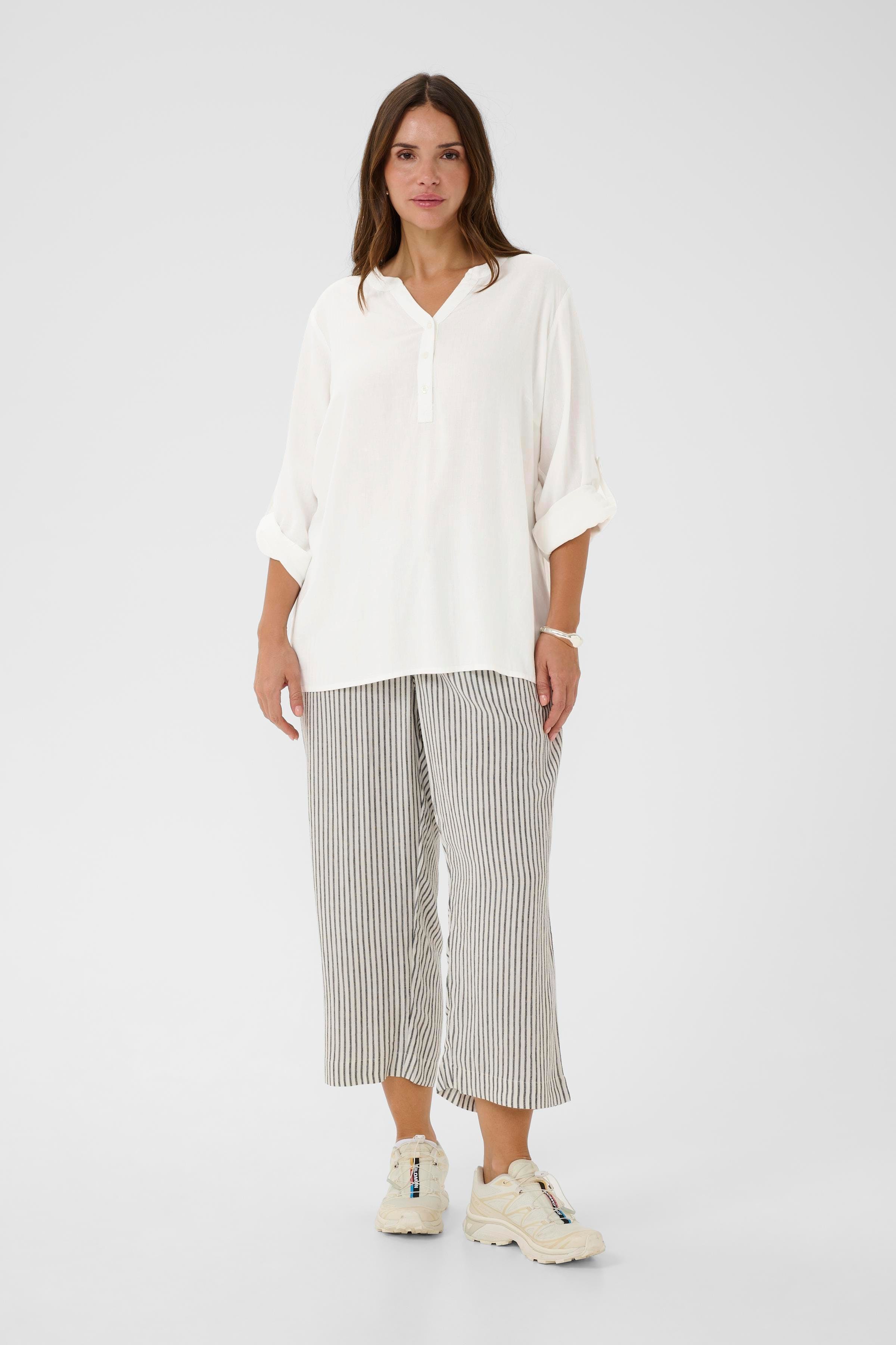 KCmille Linen Blouse LOOKBOOK FRONT 10582215-110602