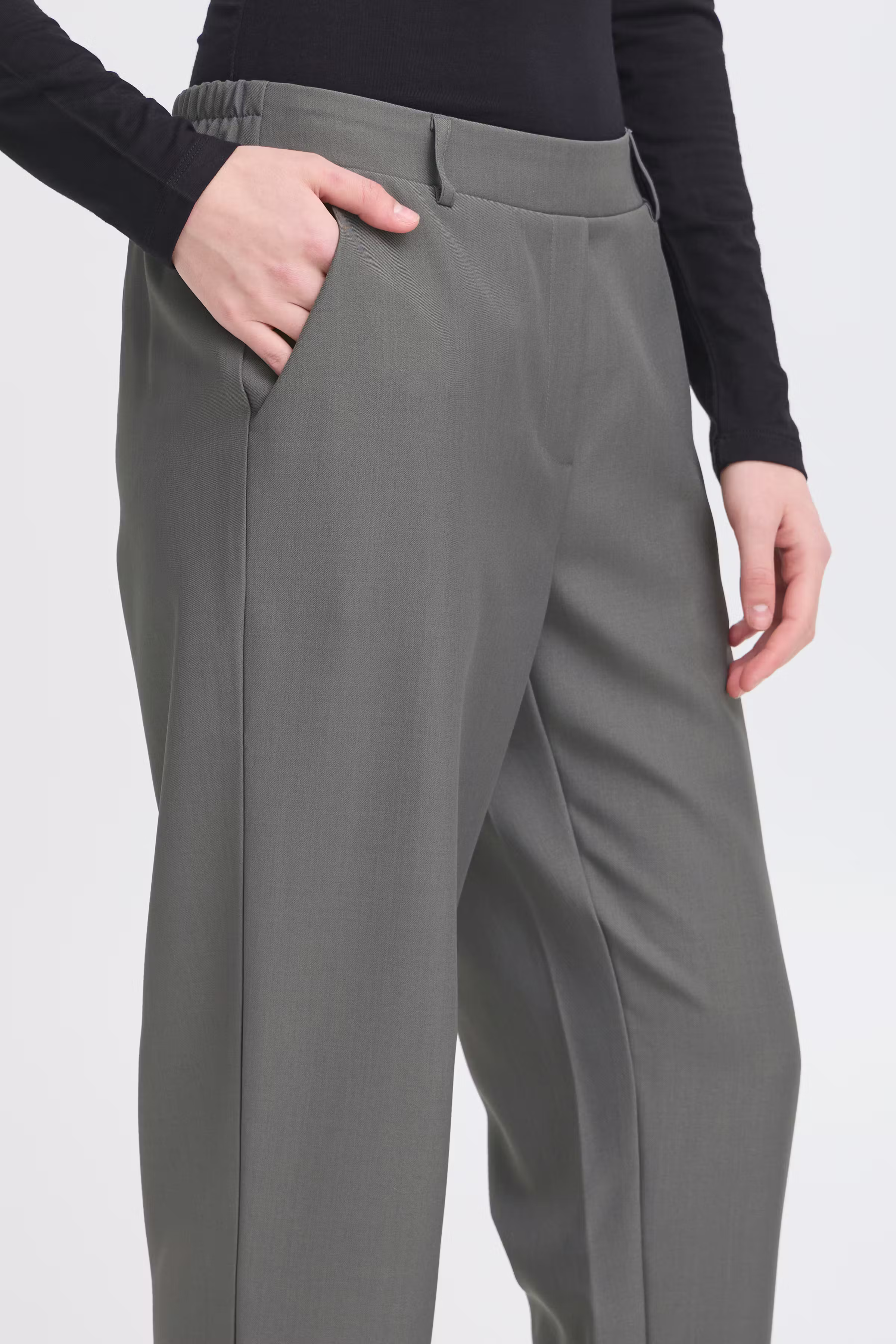 IXDORTHEA Trousers LOOKBOOK BACK 20123721-193907