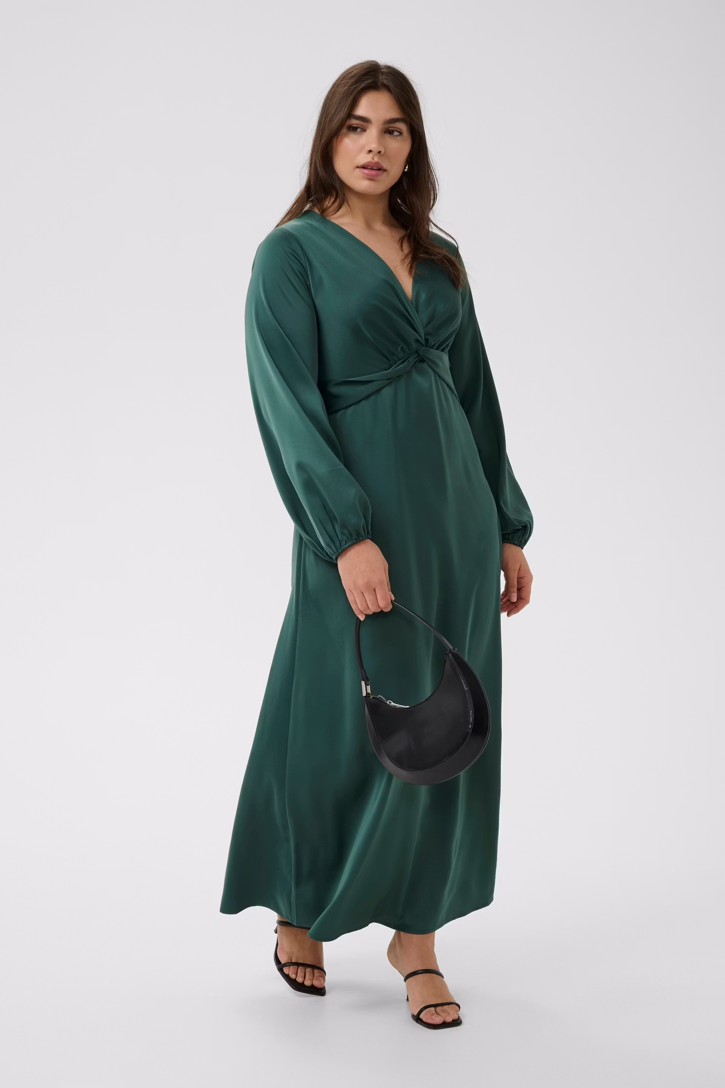 KCjamie Kleid LOOKBOOK FRONT 10584343-109898