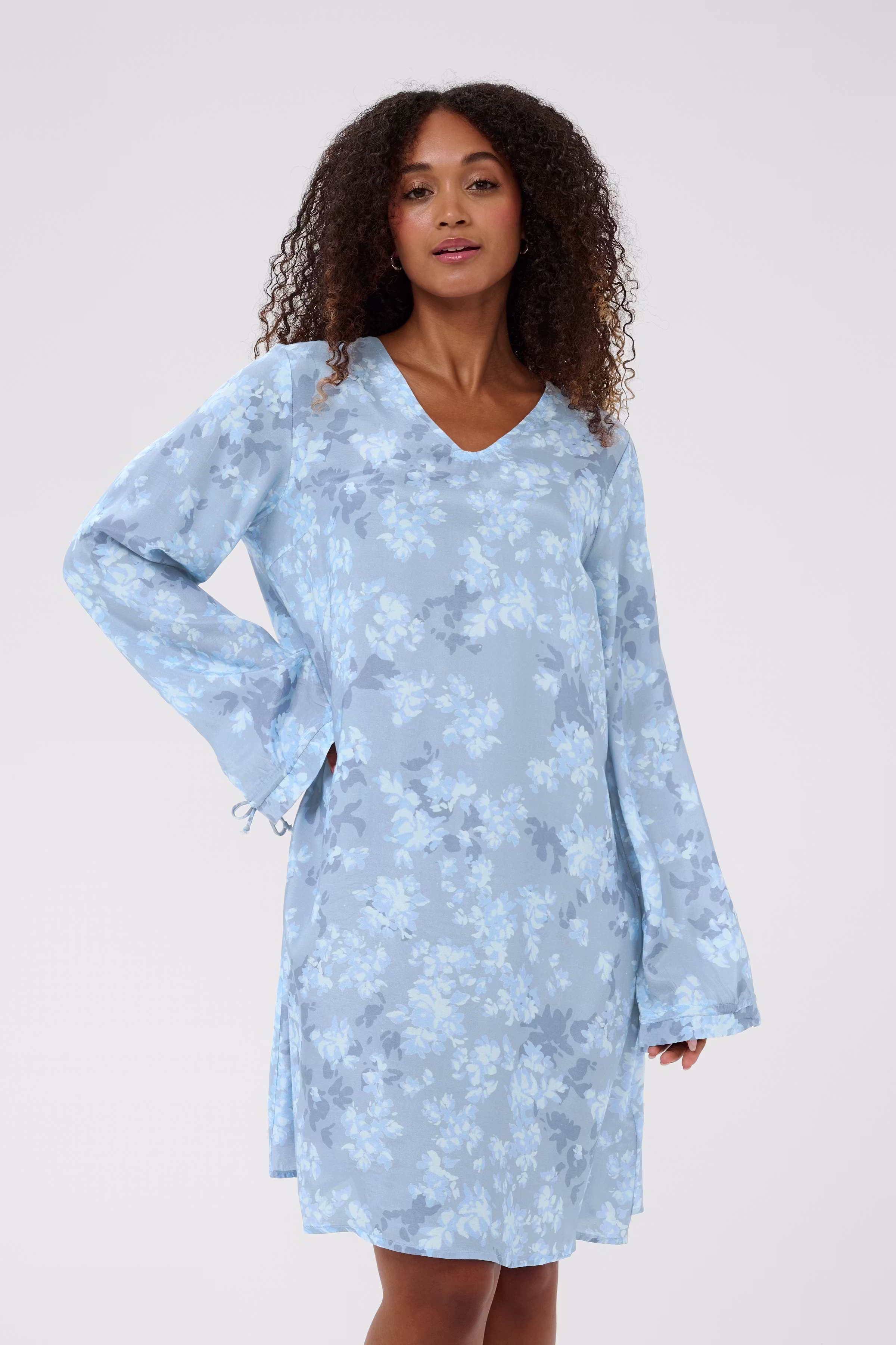 CRBeatrice Jurk LOOKBOOK FRONT 10614707-109383