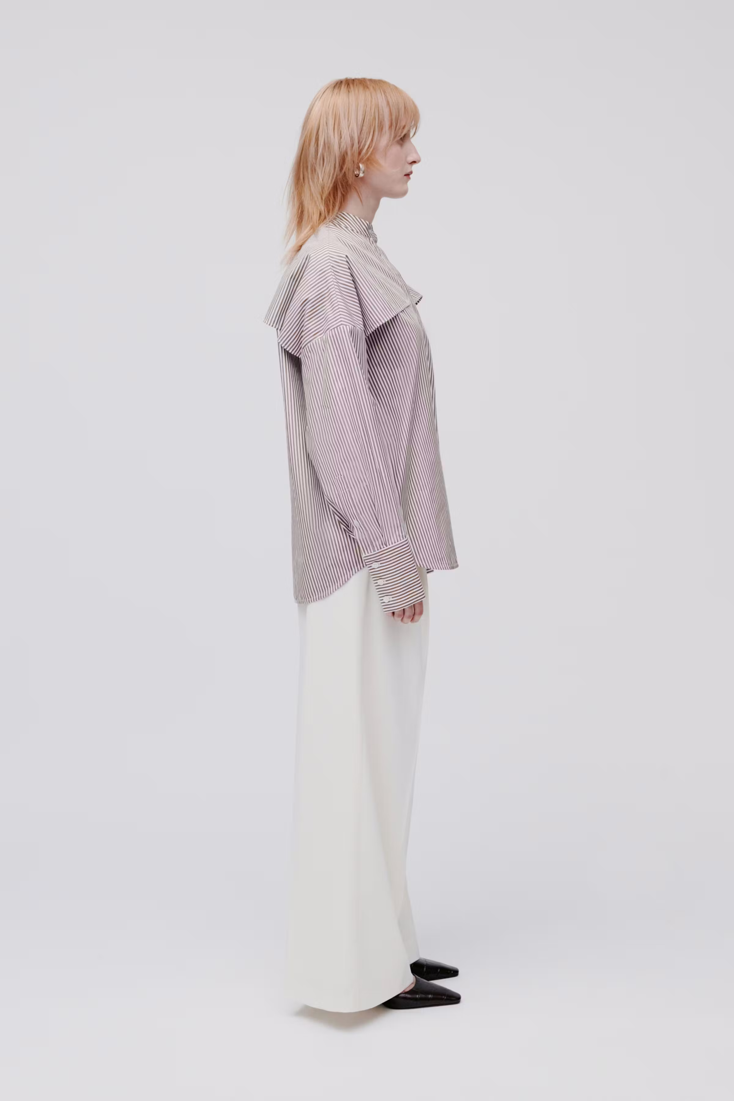 EVE BLOUSE LOOKBOOK FRONT 30600492-MC2159