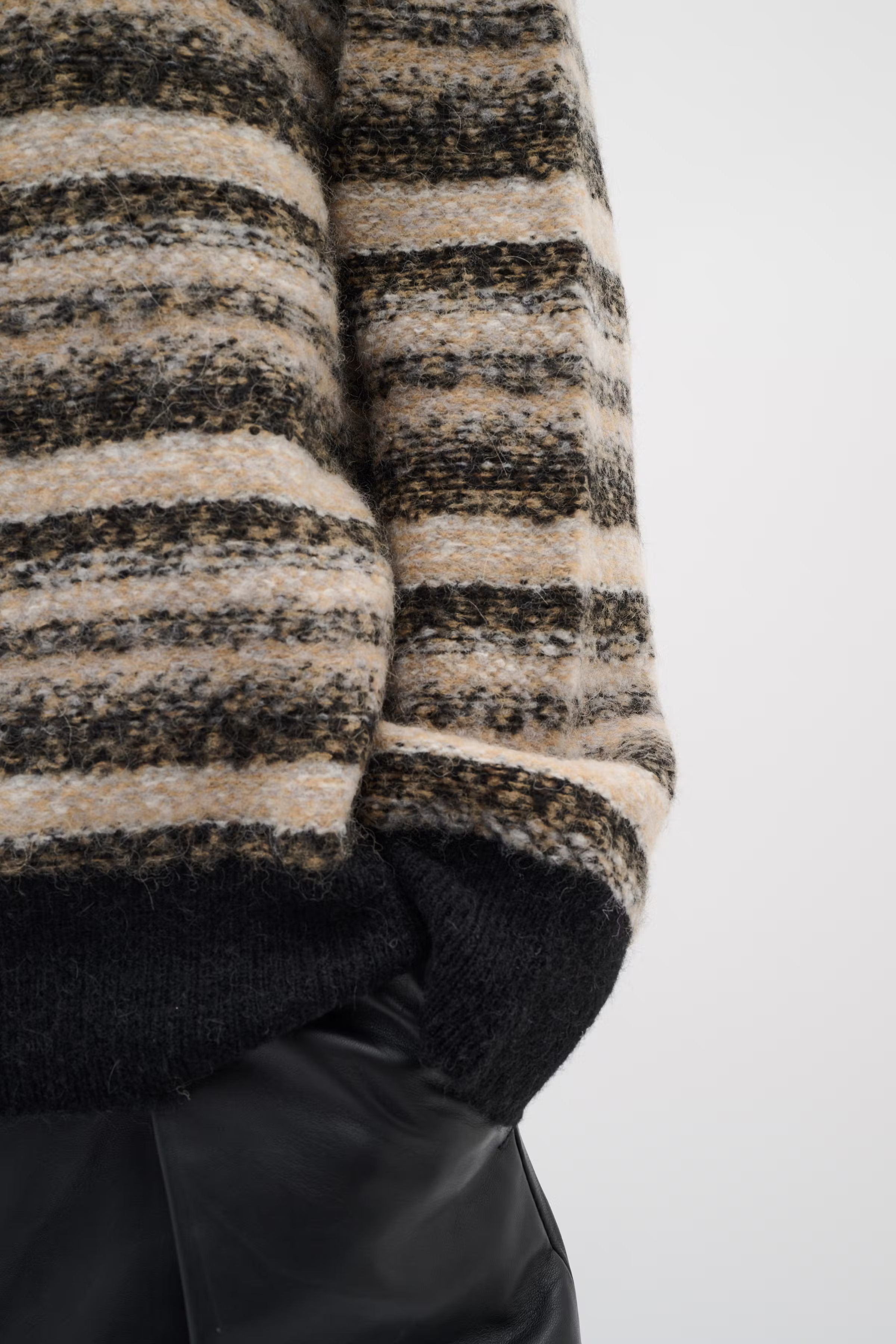 GilliaIW Pullover LOOKBOOK DETAIL 30110928-304159