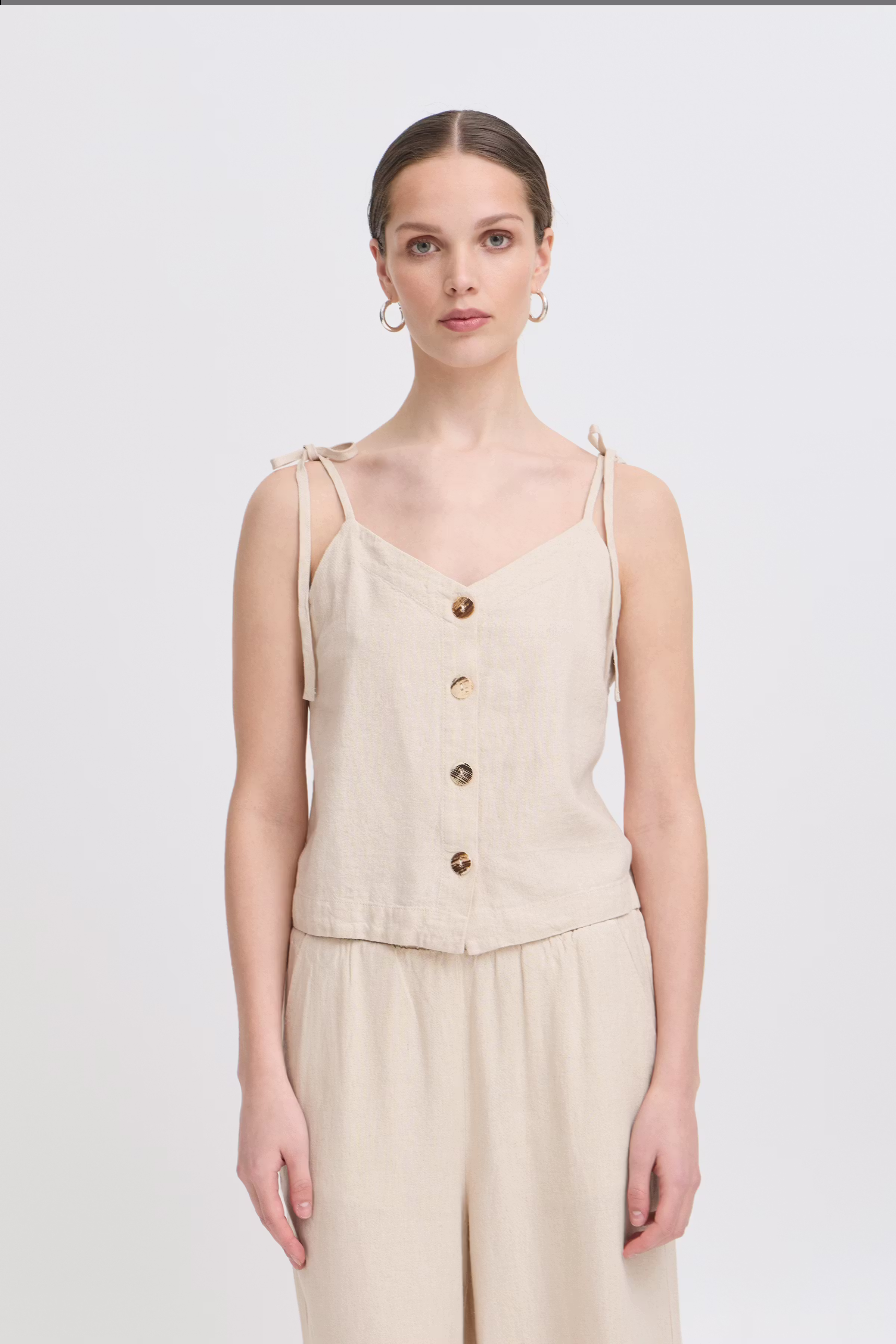 IHLINNO Sleeveless blouse LOOKBOOK FRONT 20122923-204424