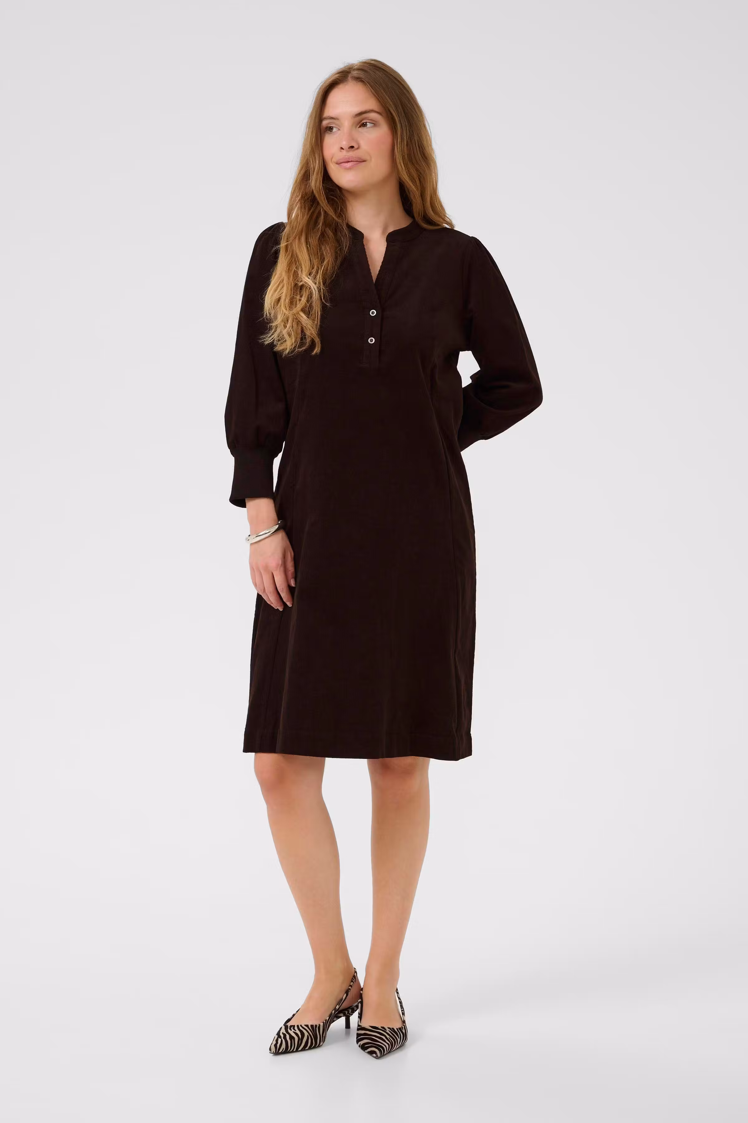CUrhaena Cordkleid LOOKBOOK FRONT 50112284-190915