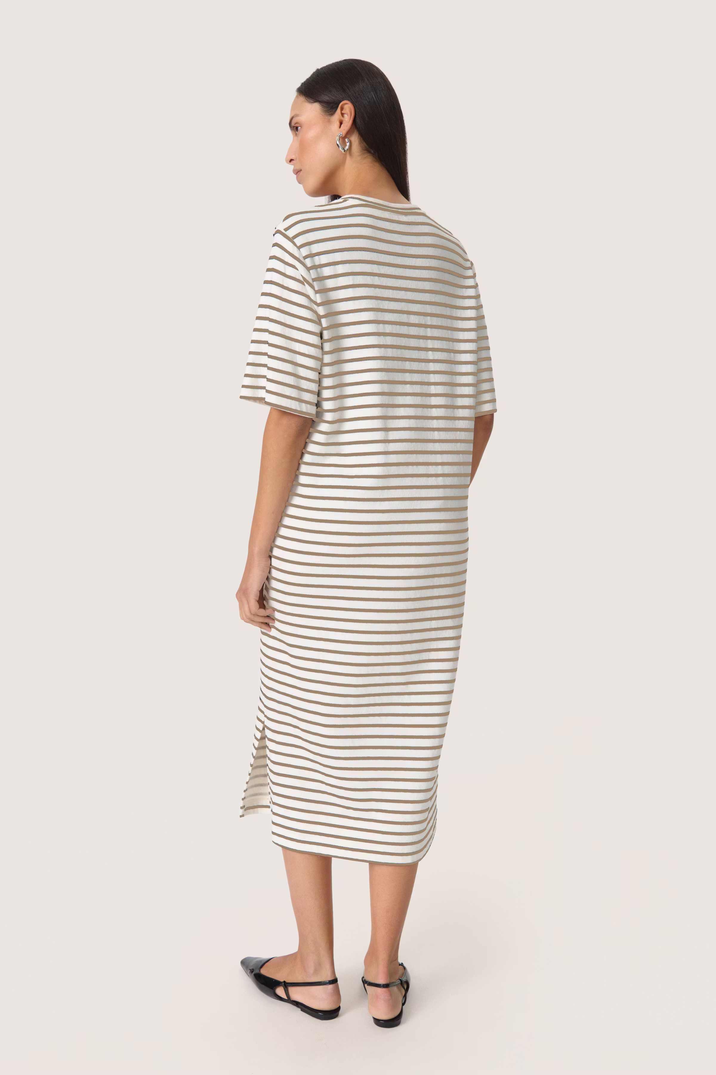 SLIngina Dress LOOKBOOK BACK 30408043-303502