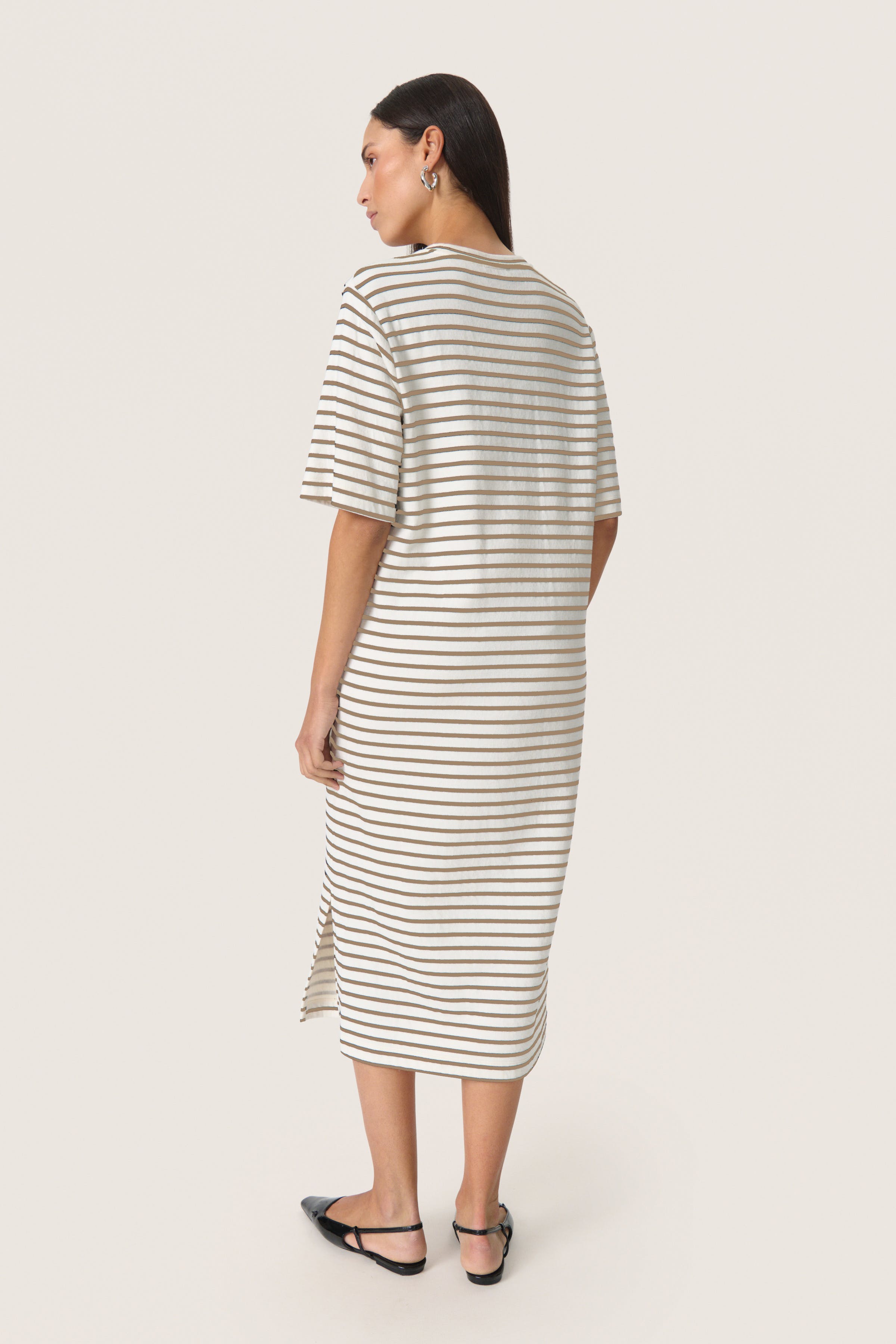 SLIngina Dress LOOKBOOK BACK 30408043-303502