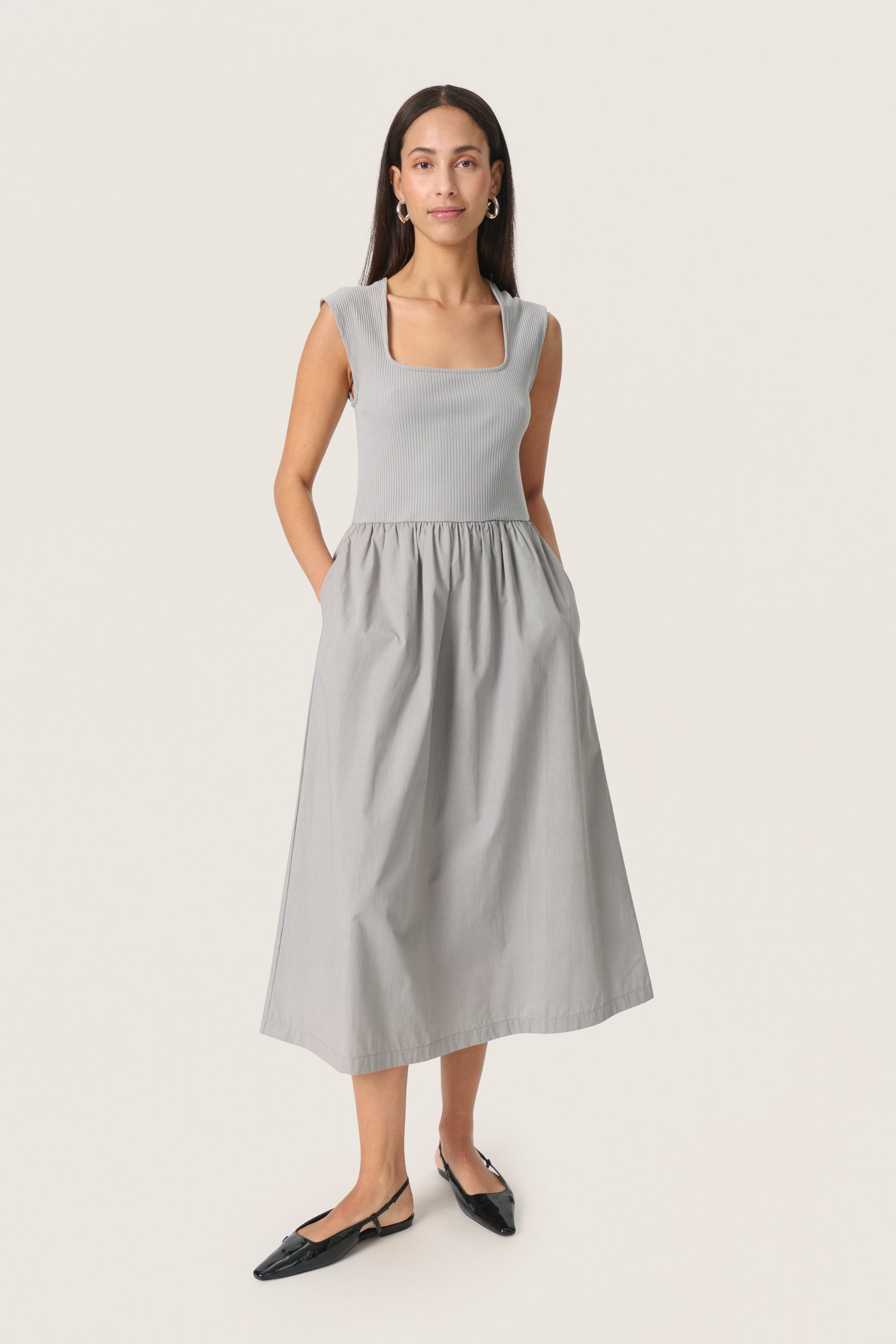 SLSimone Kleid LOOKBOOK FRONT 30407490-175104