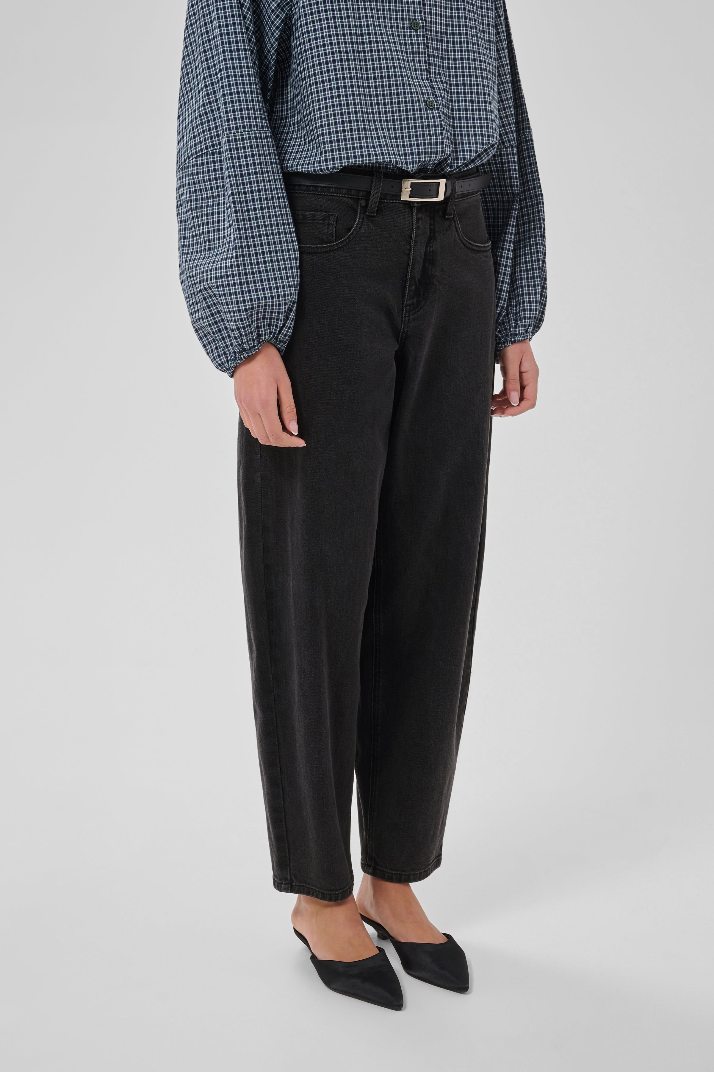 BalooMW Barrel jeans LOOKBOOK FRONT 10705241-100086