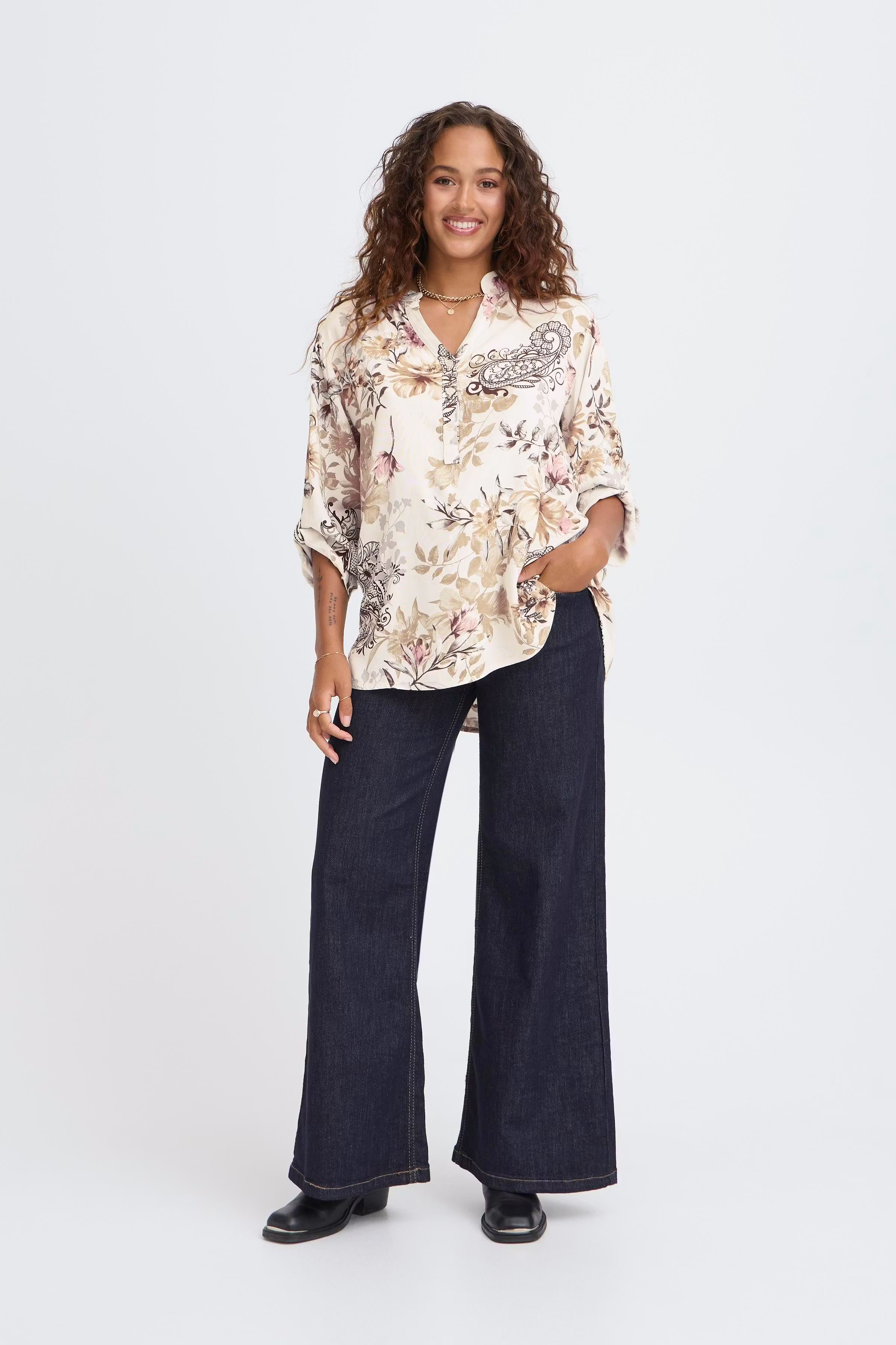 SBWILLOW Bluse LOOKBOOK FRONT 22101109-130907