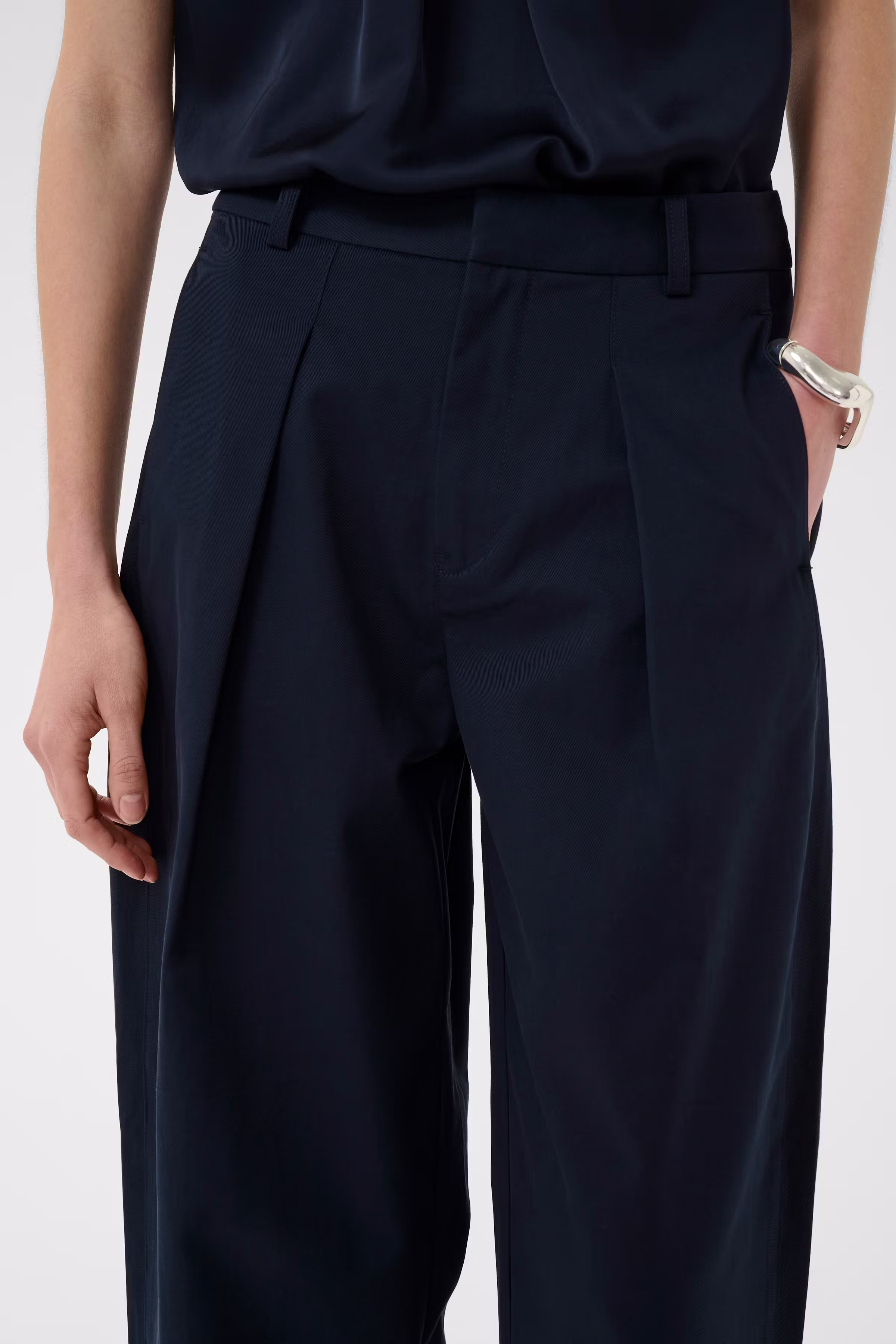 TinikkaIW Cropped Trousers LOOKBOOK DETAIL 30111258-193831