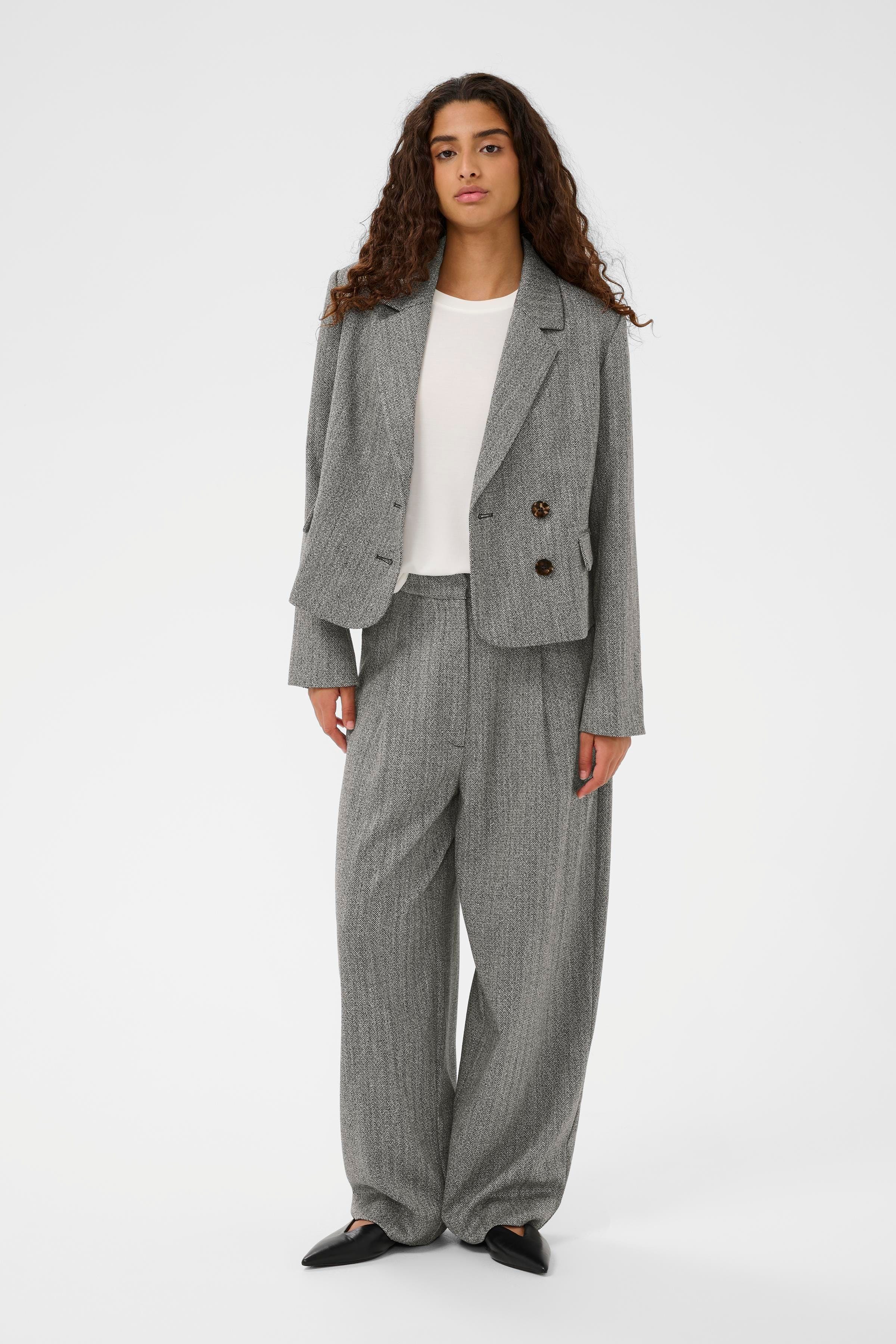 SLNanine Blazer LOOKBOOK FRONT 30408933-304513