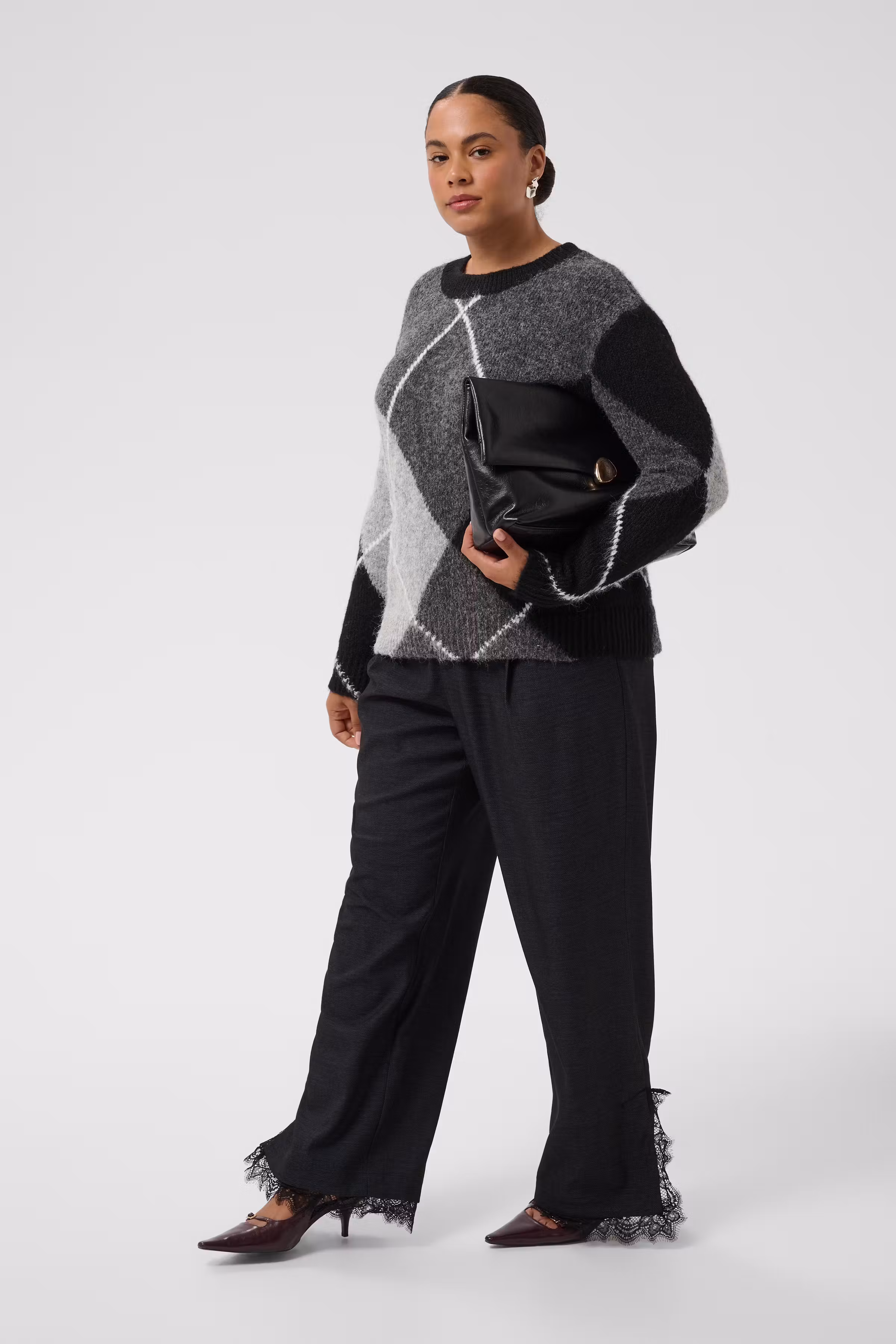 KCkit Pullover LOOKBOOK FRONT 10584421-109970