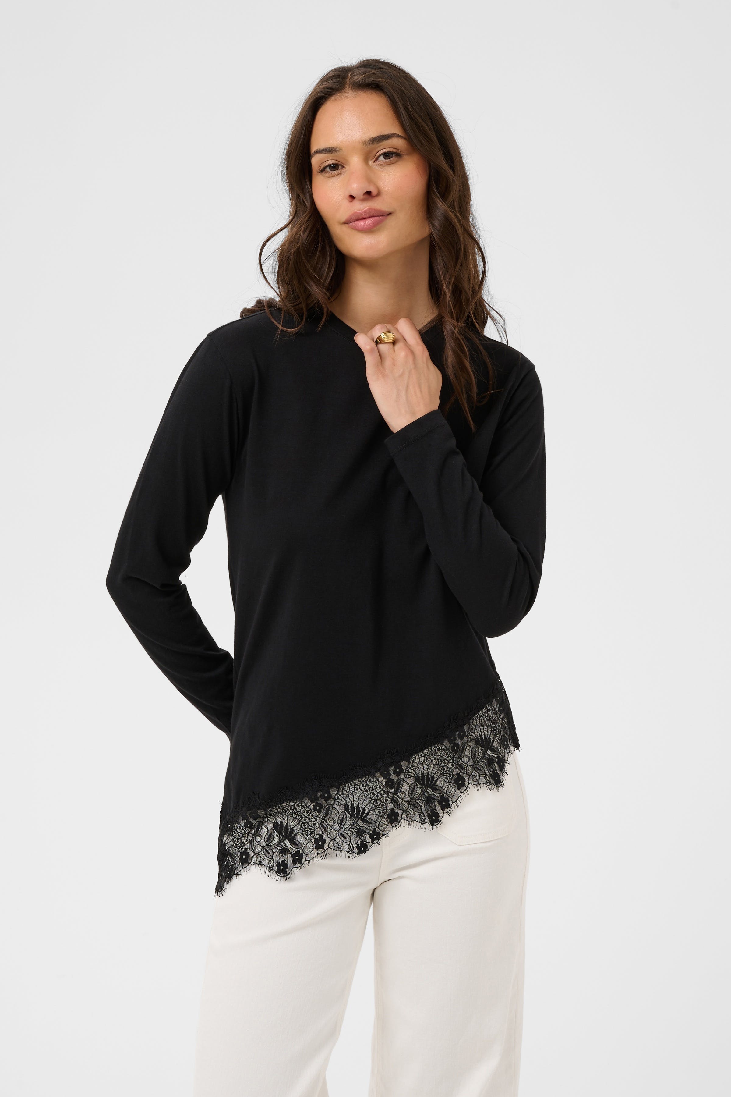 KAmelis T-shirt LOOKBOOK FRONT 10512731-100121