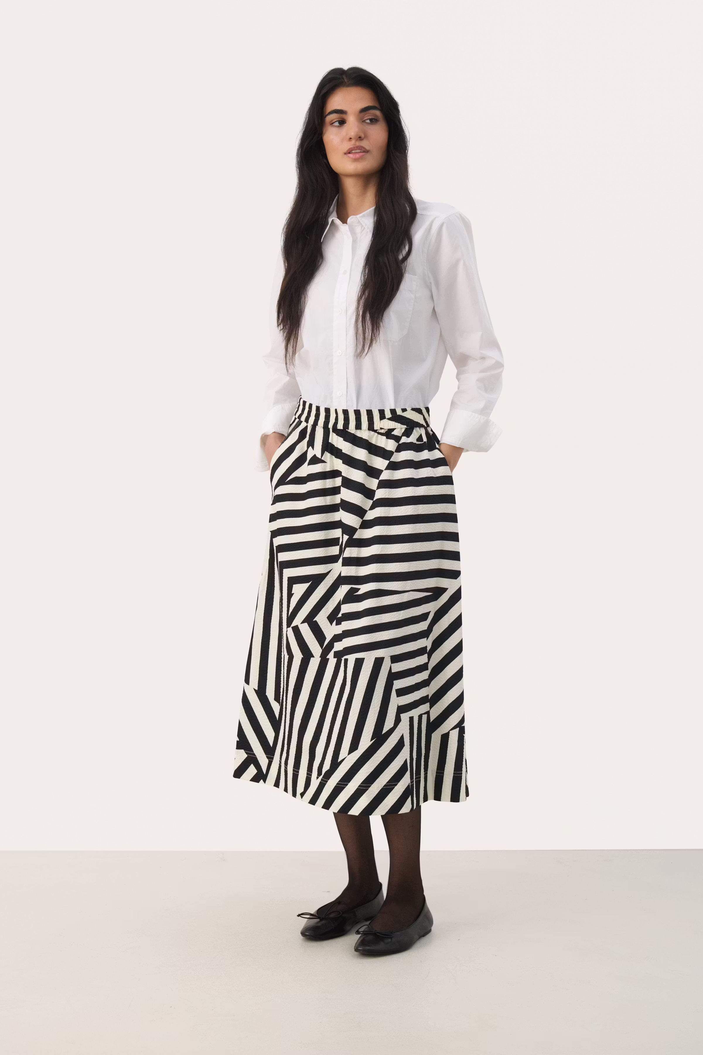 EmmelinePW Skirt LOOKBOOK FRONT 30309594-302748