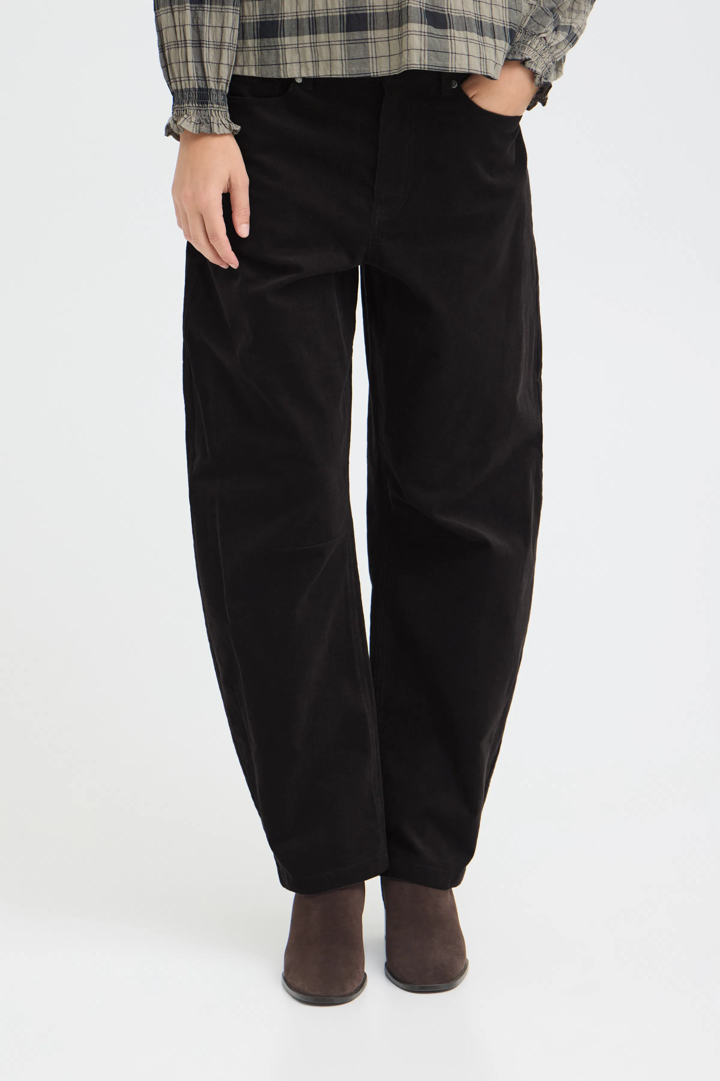 PZSALLY Bukser LOOKBOOK FRONT 50210764-191103