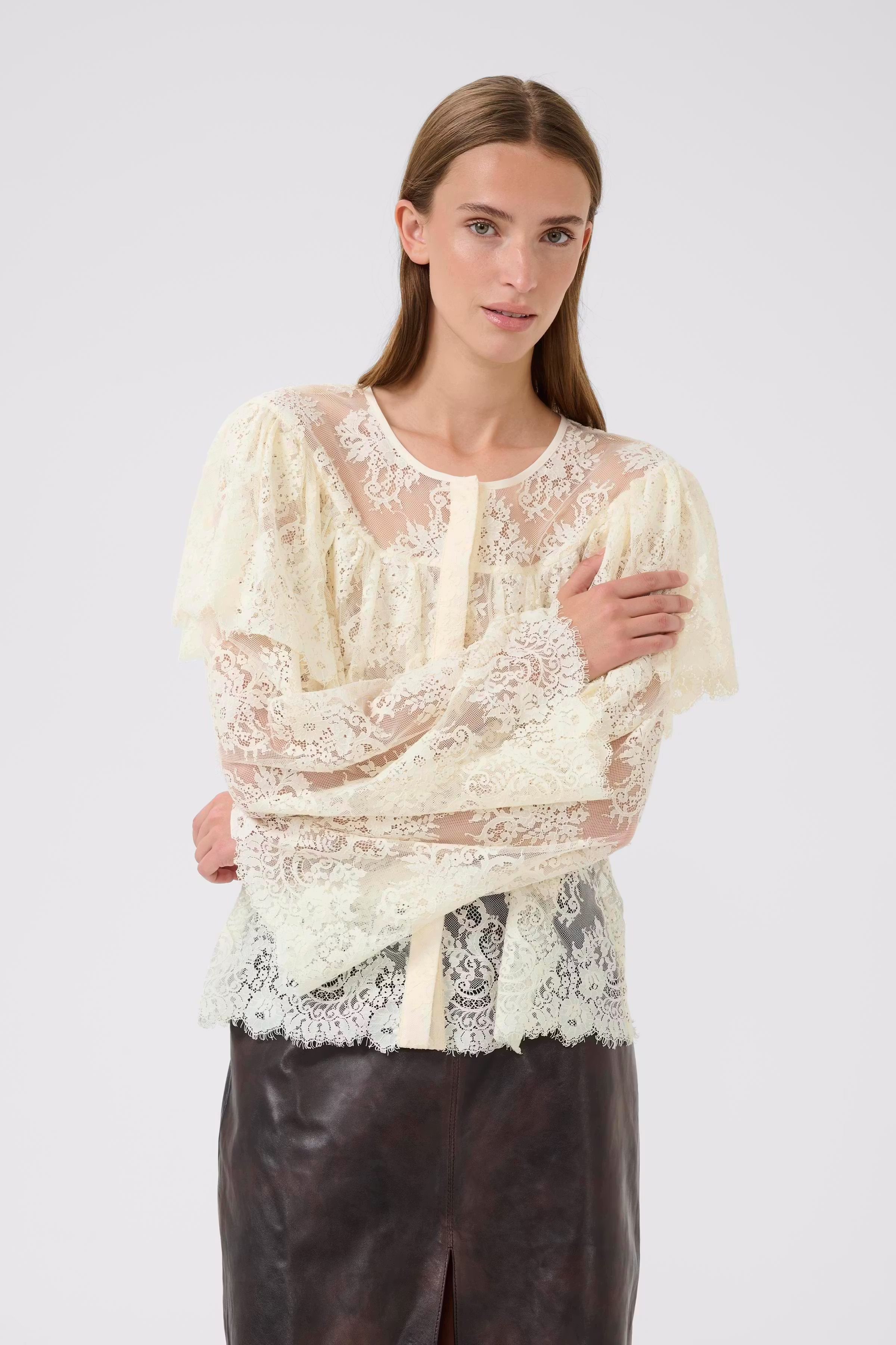 KBBridget Bluse LOOKBOOK FRONT 10105640-110103