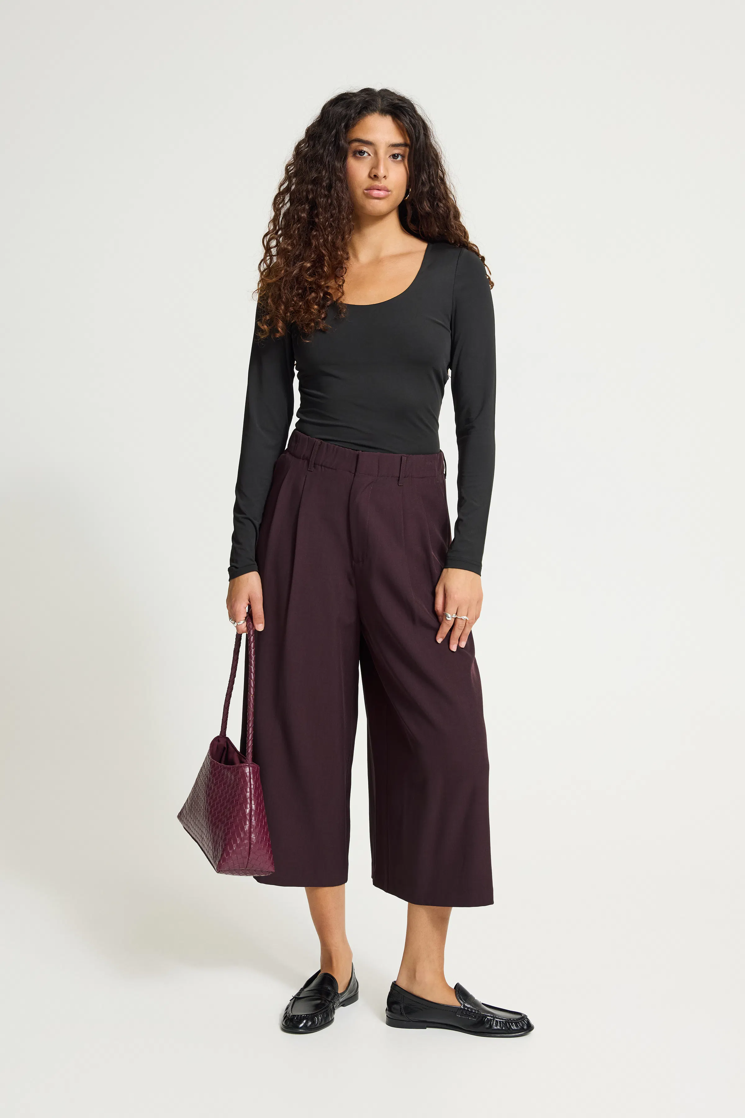 IHFAVA Caprihose LOOKBOOK FRONT 20127018-1916191
