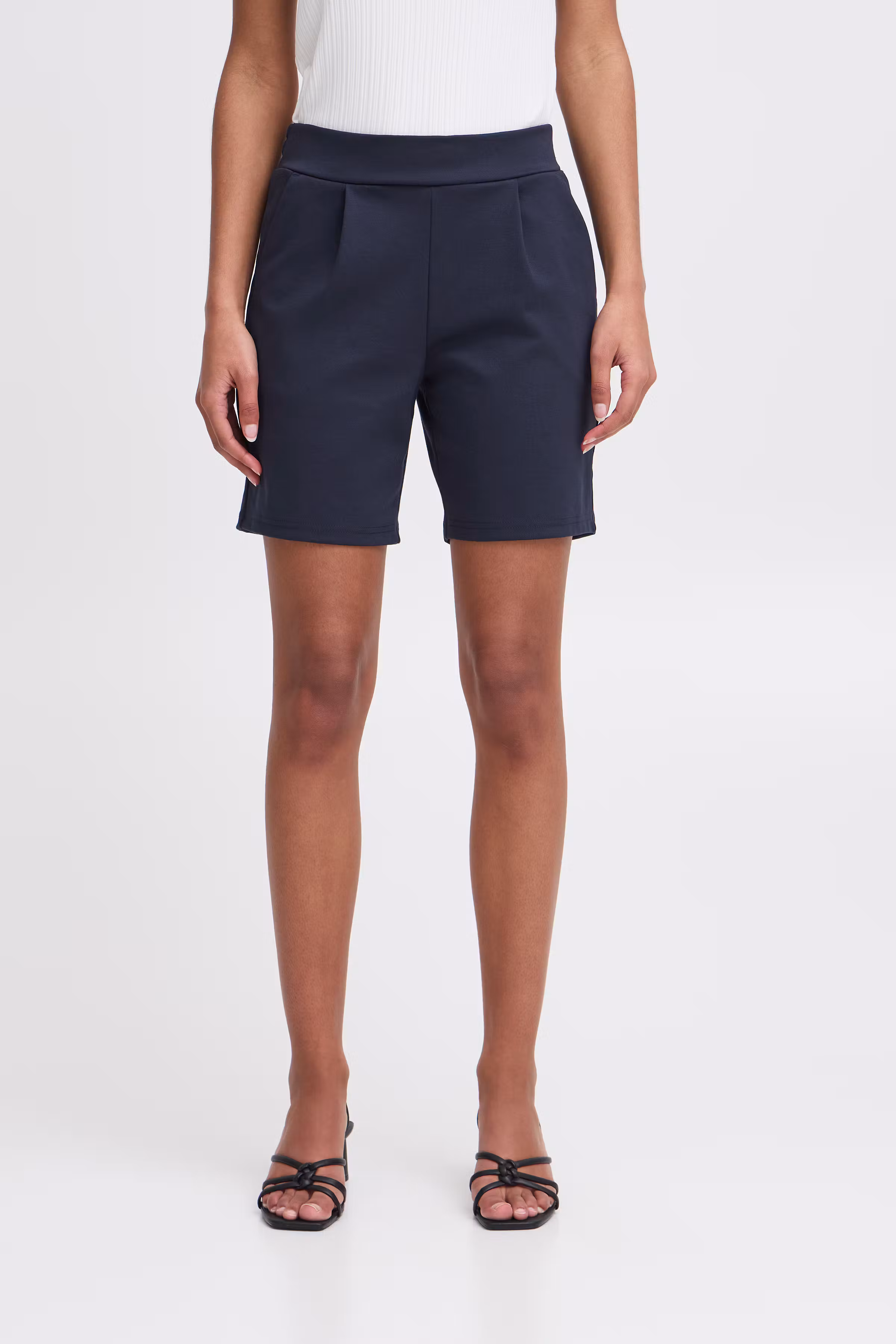IHKATE Shorts LOOKBOOK FRONT 20114084-194010