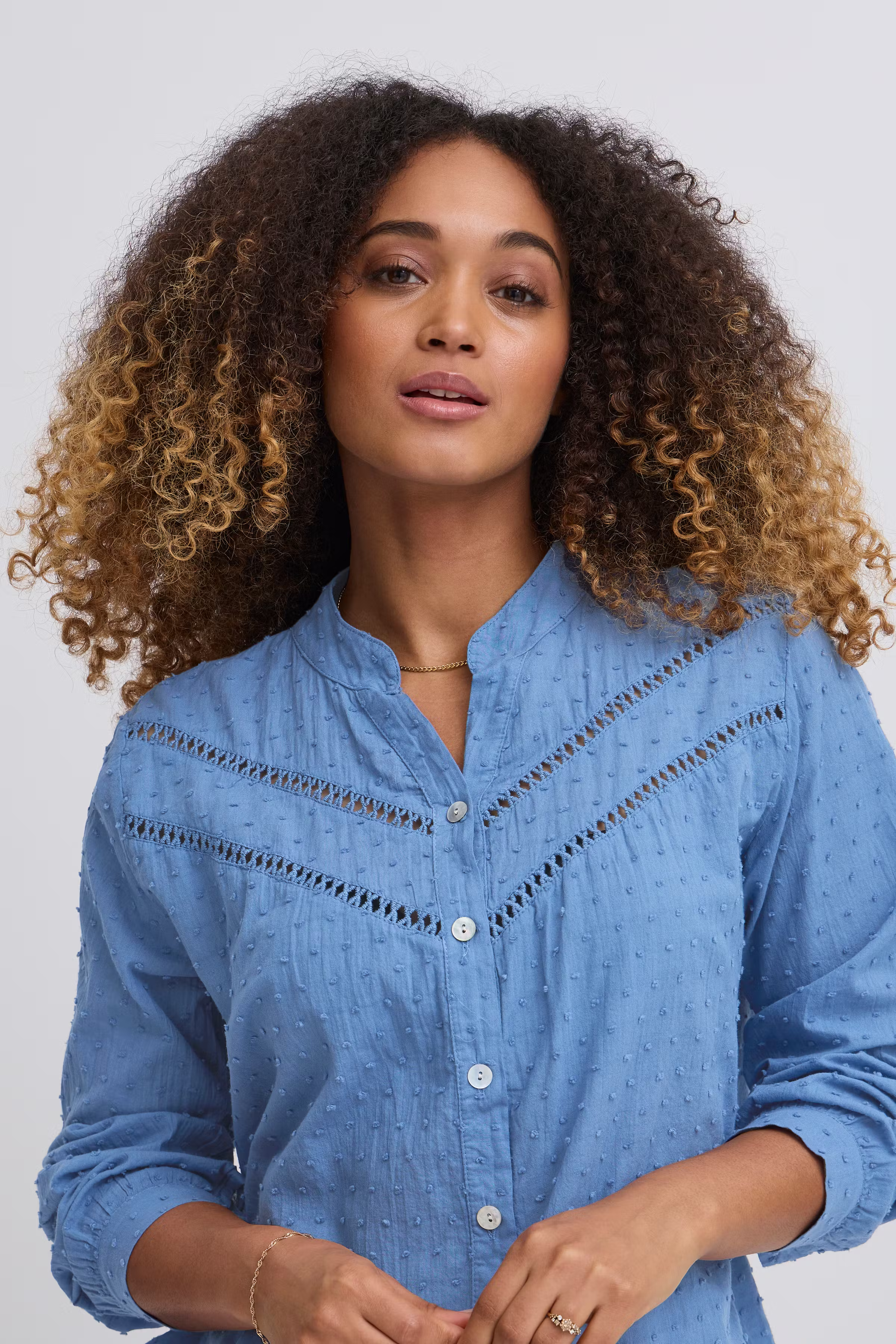 SBLIFA Bluse LOOKBOOK DETAIL 22100919-203403