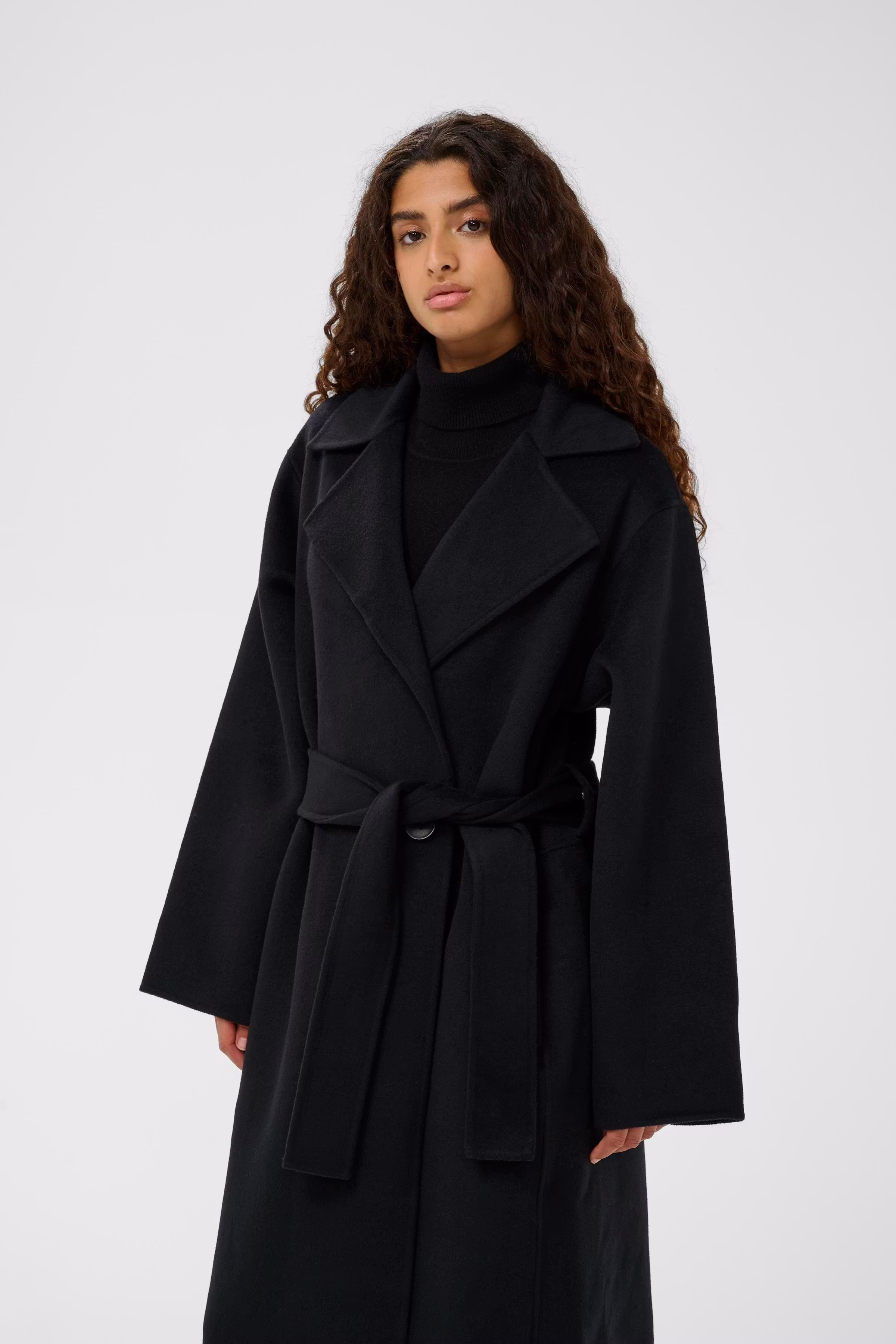 YillaIW Coat LOOKBOOK FRONT 30110608-194008