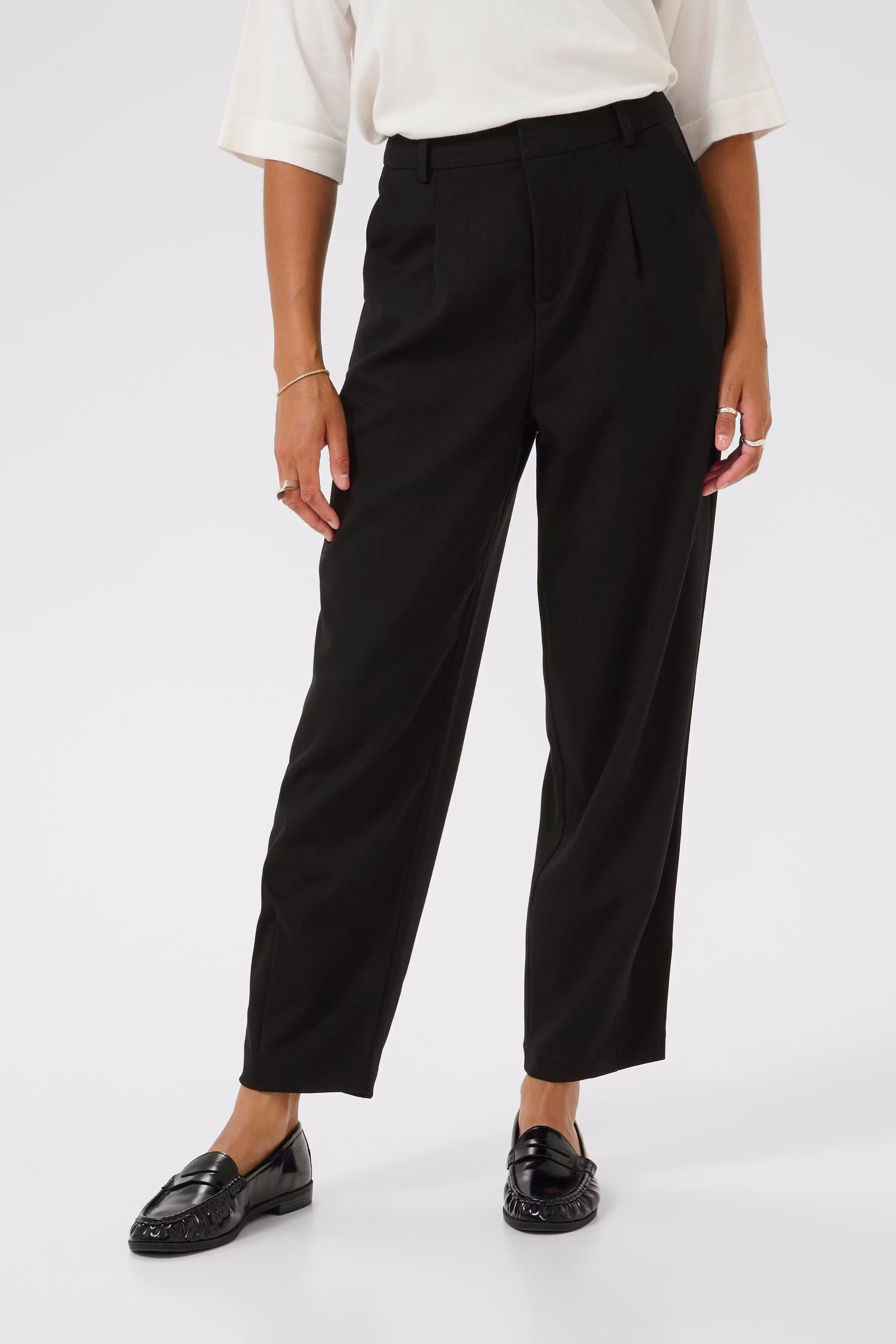 KAmerle Trousers LOOKBOOK FRONT 10511341-100121