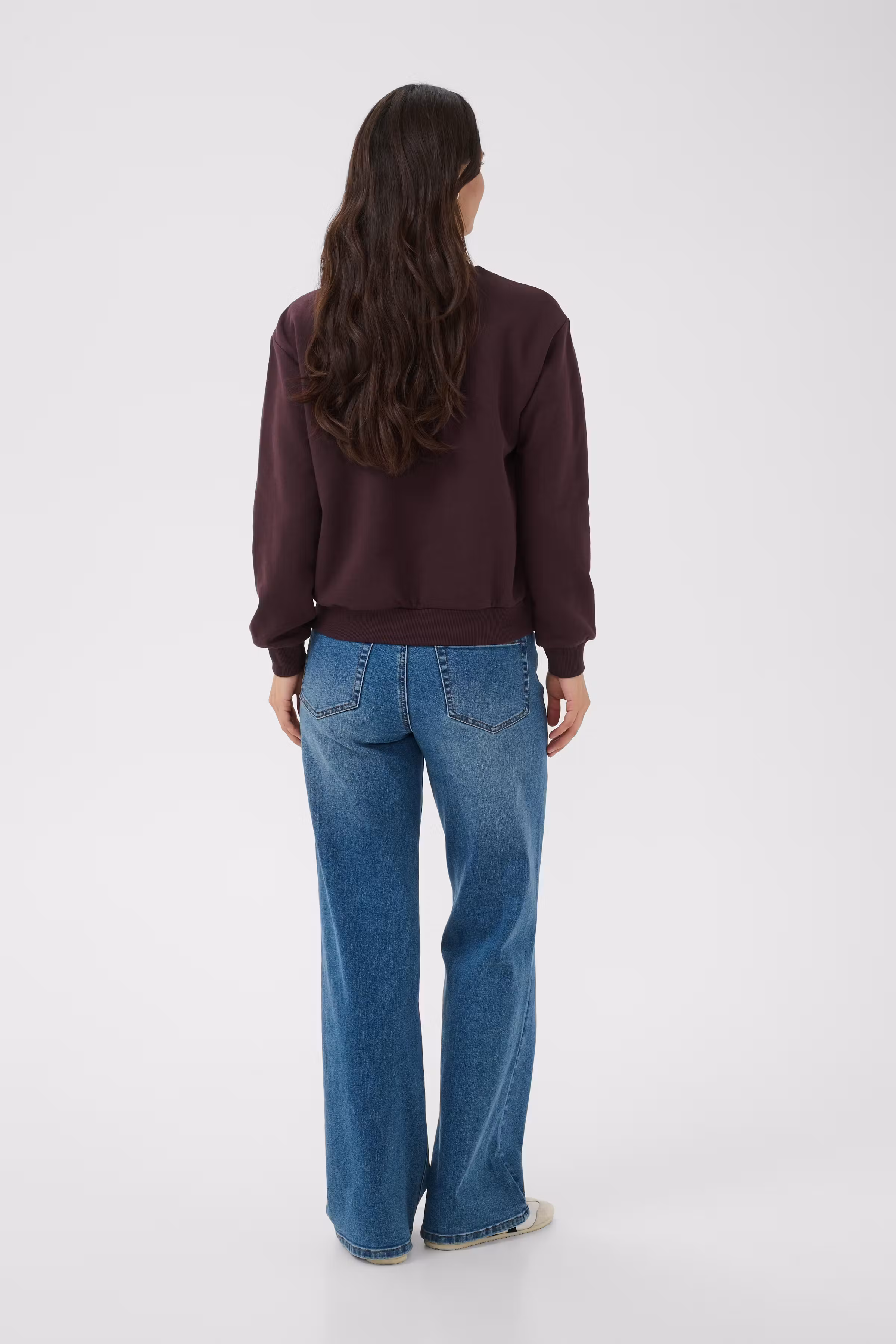 KAgisele Sweatshirt LOOKBOOK BACK 10512023-191619