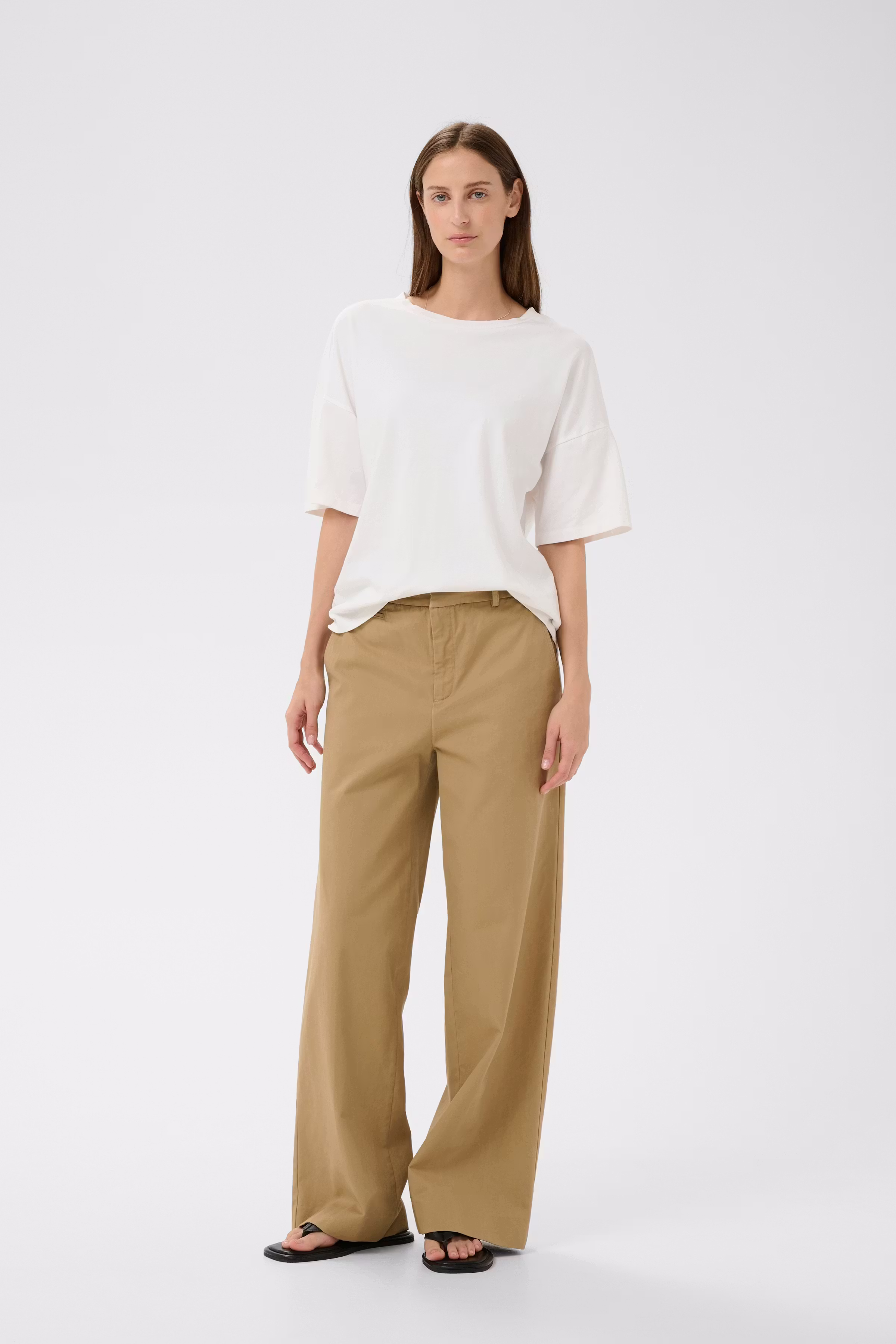SOPHIEIW BOXY T-shirt LOOKBOOK FRONT 30112445-300001