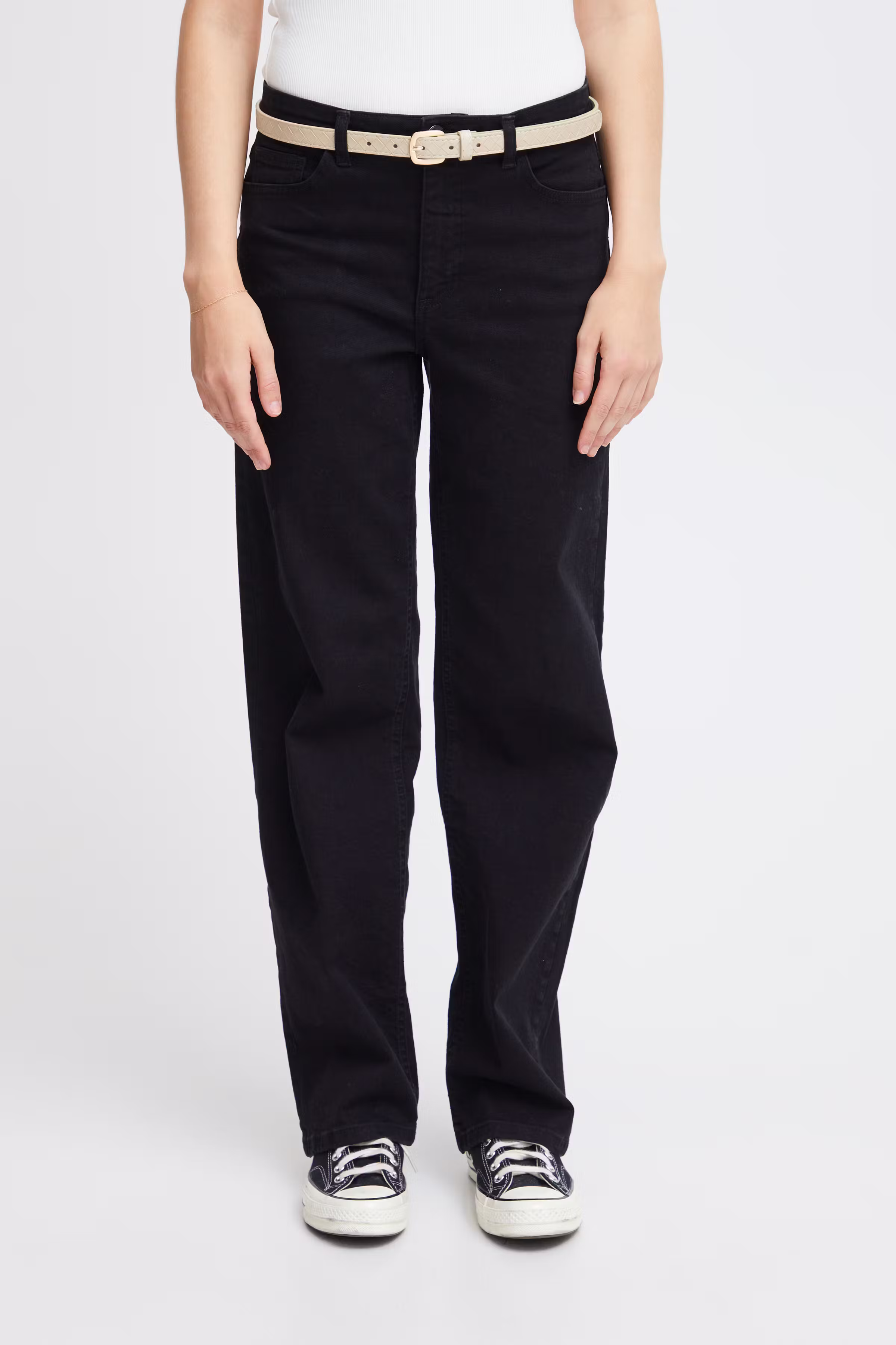 IAOZZY Gürtel LOOKBOOK FRONT 20120535-151308