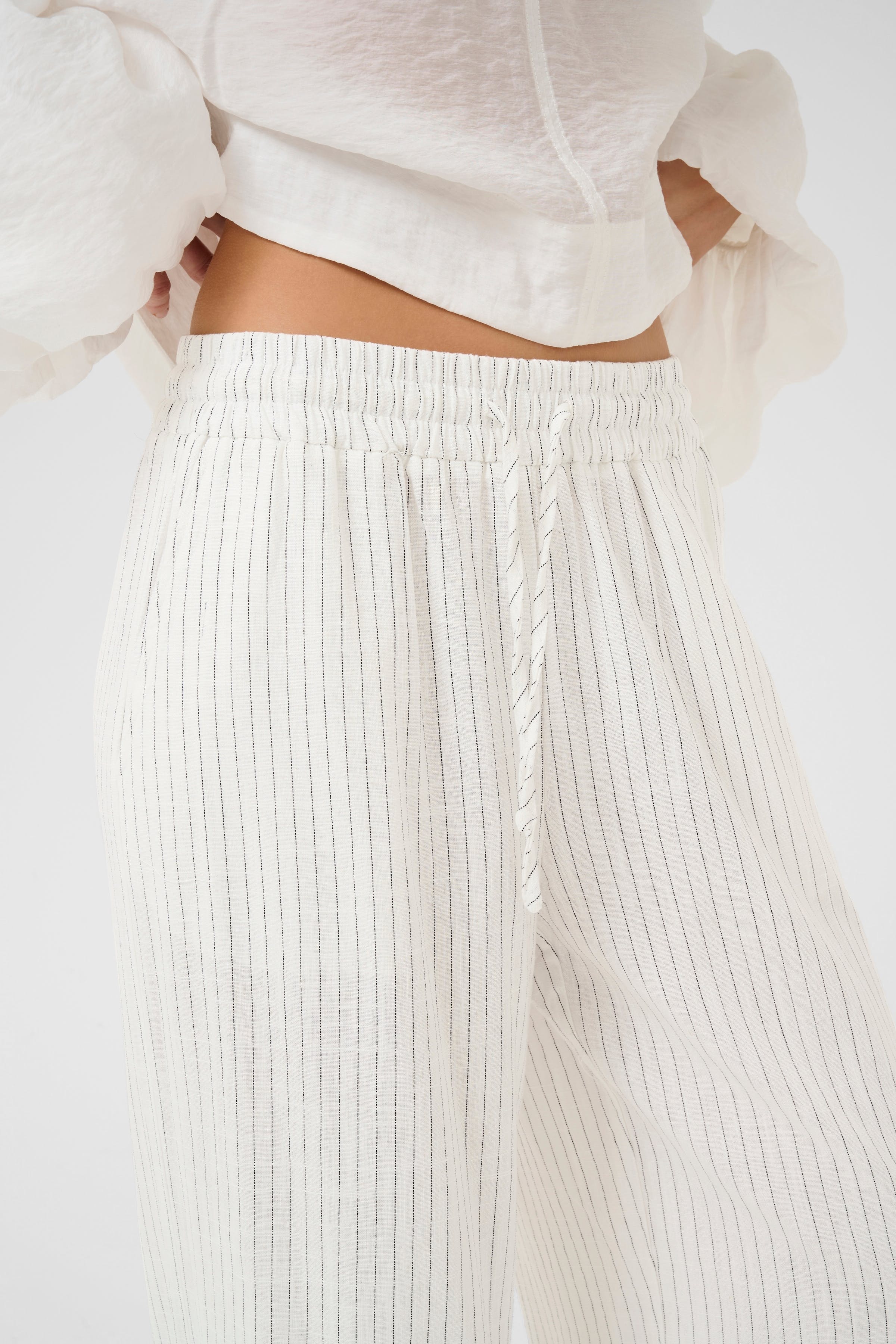 JannieMW Hose LOOKBOOK DETAIL 10705223-107784