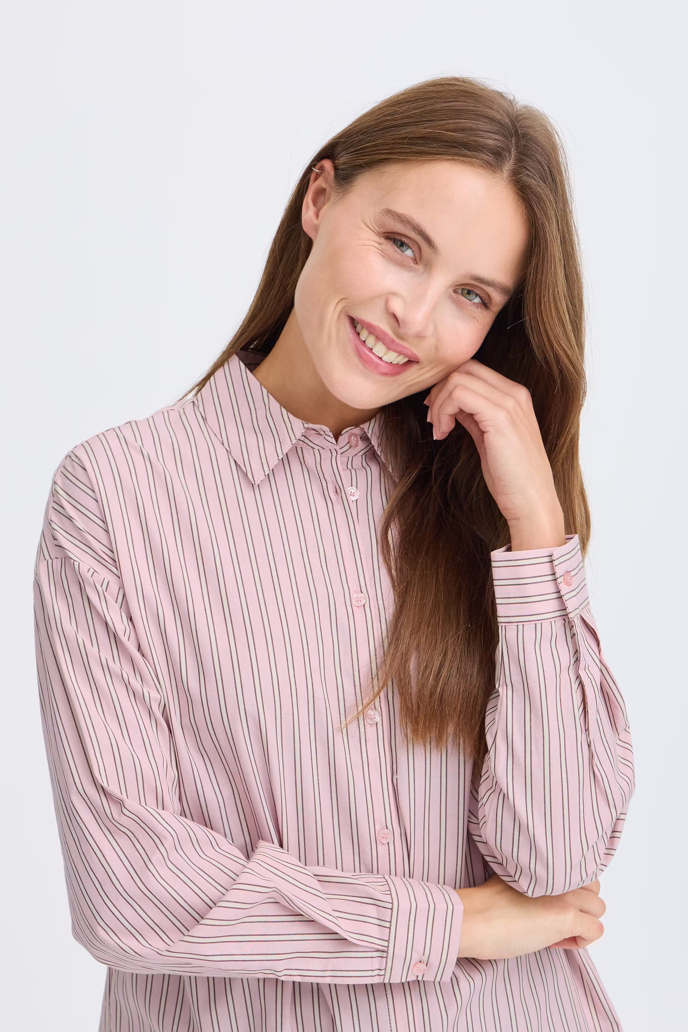 BYHENE Skjorte LOOKBOOK DETAIL 20819702-900016980