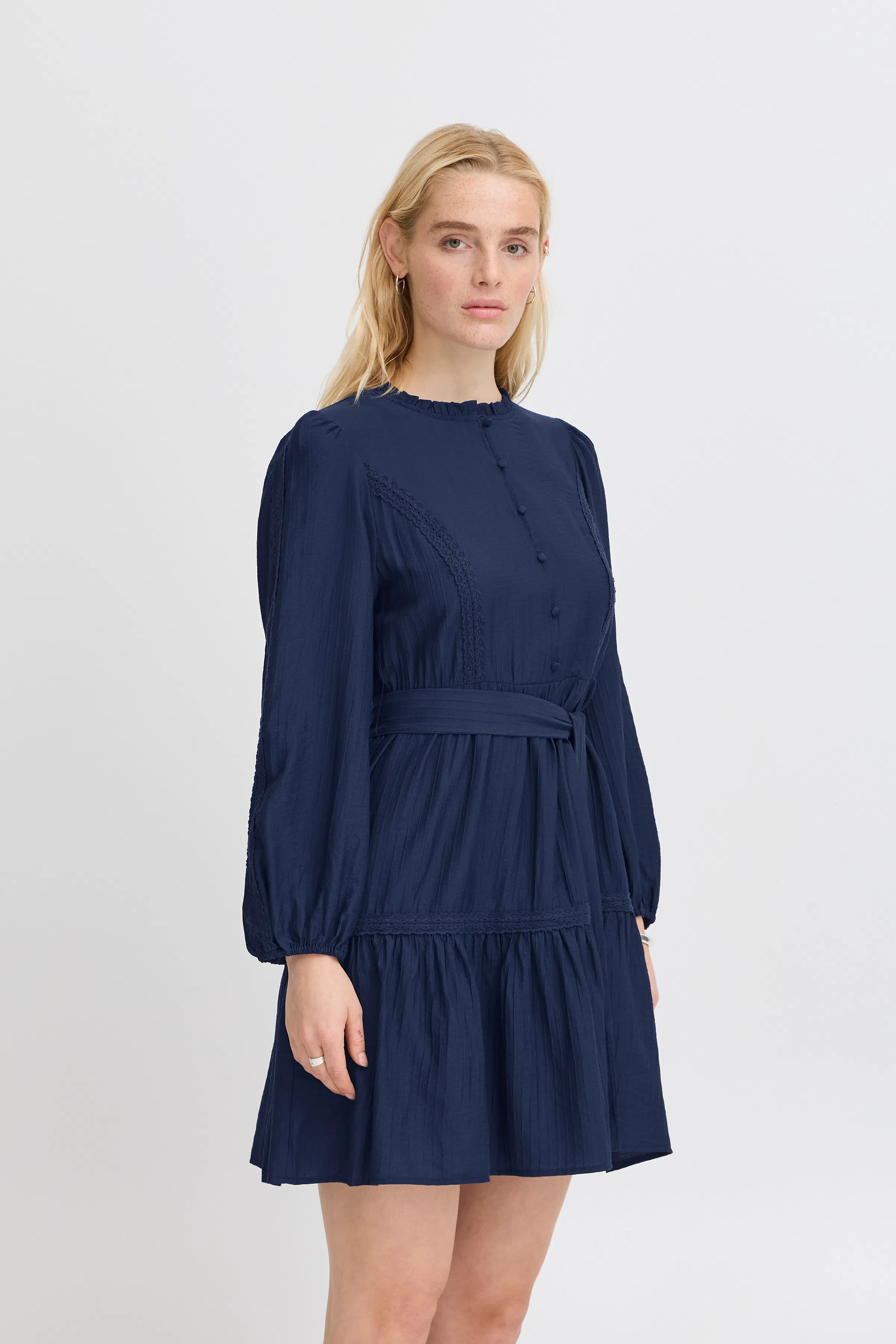 IHEVINA Kjole LOOKBOOK FRONT 20122441-194010