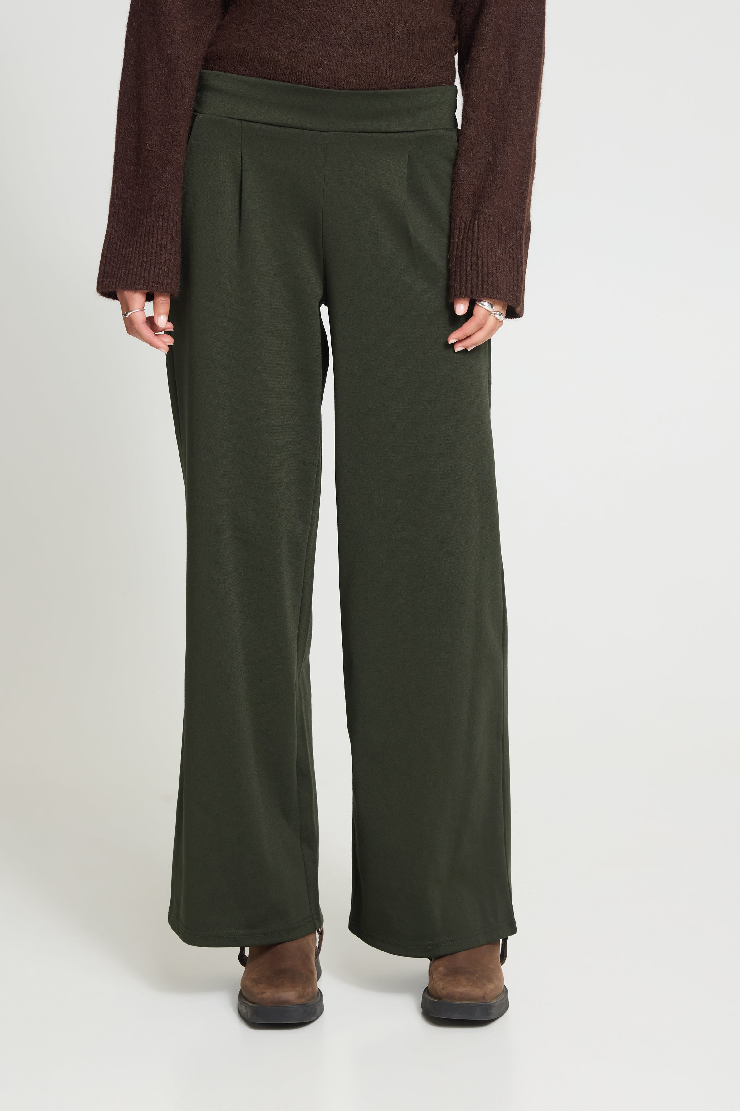 IHKATE LONG WIDE  Hose LOOKBOOK FRONT 20118337-190509