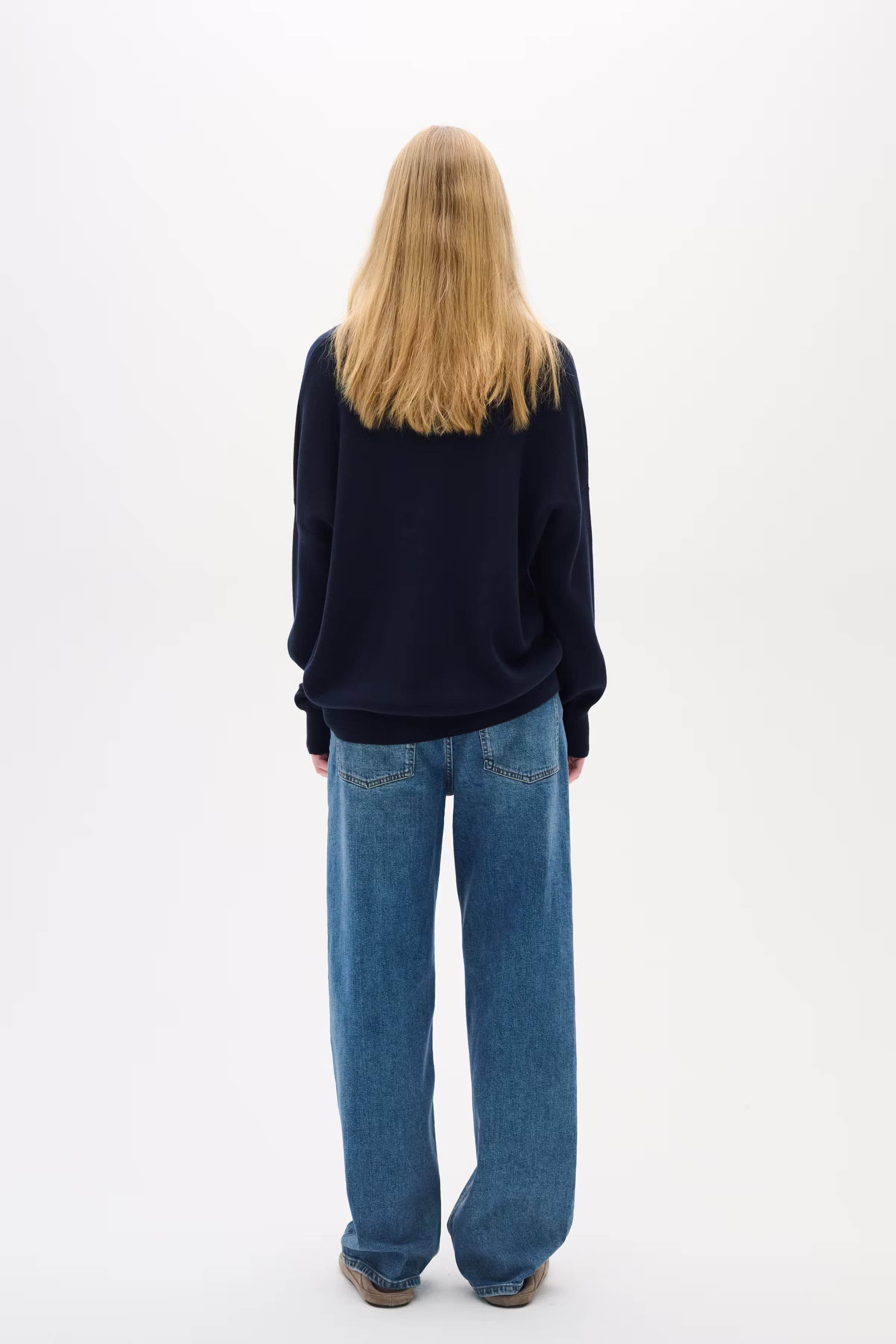 FosterIW V-neck Pullover LOOKBOOK BACK 30106899-300005