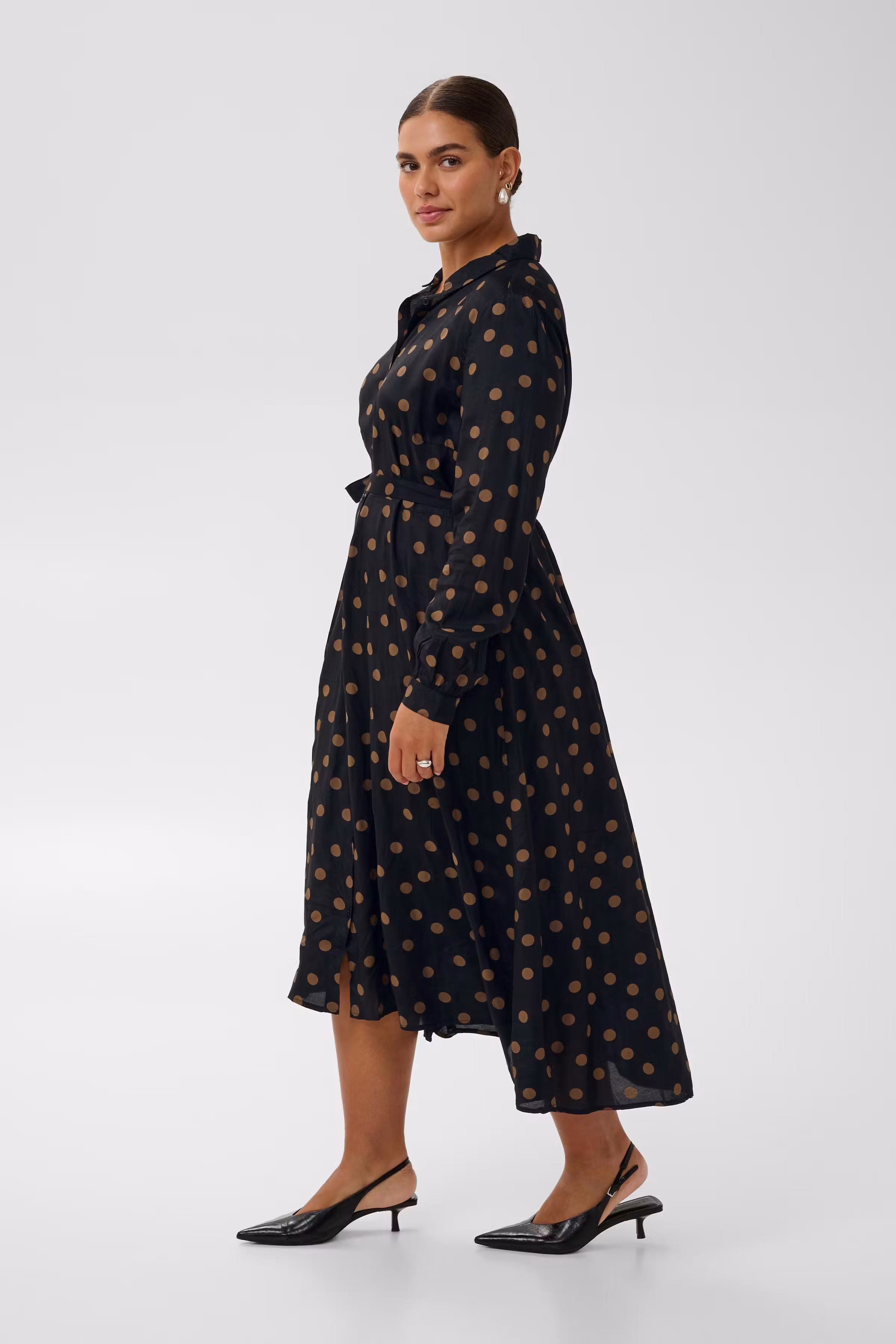 KColivia Robe LOOKBOOK FRONT 10580167-100535