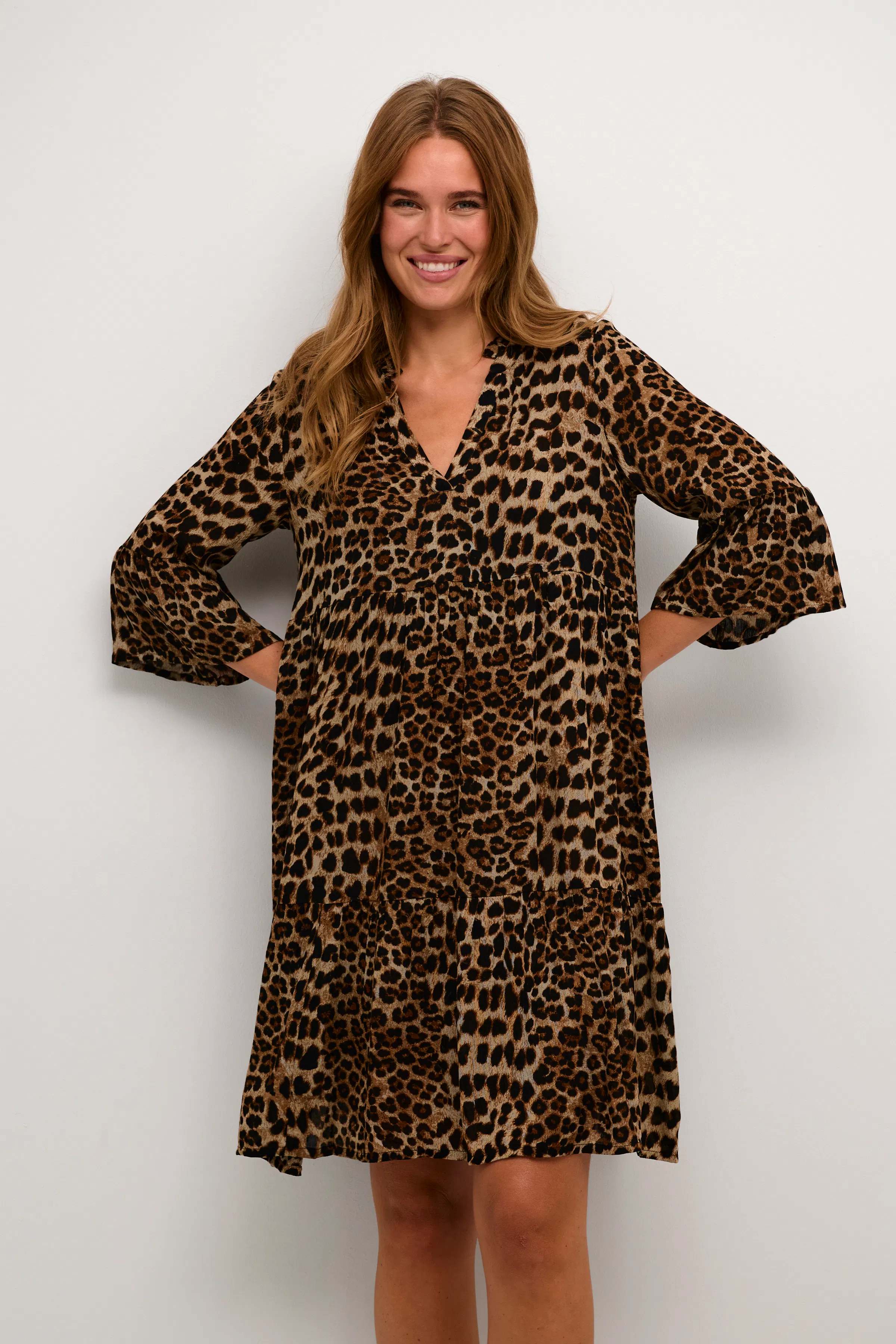 KAhera Leopard Kjole LOOKBOOK FRONT 10508259-105798