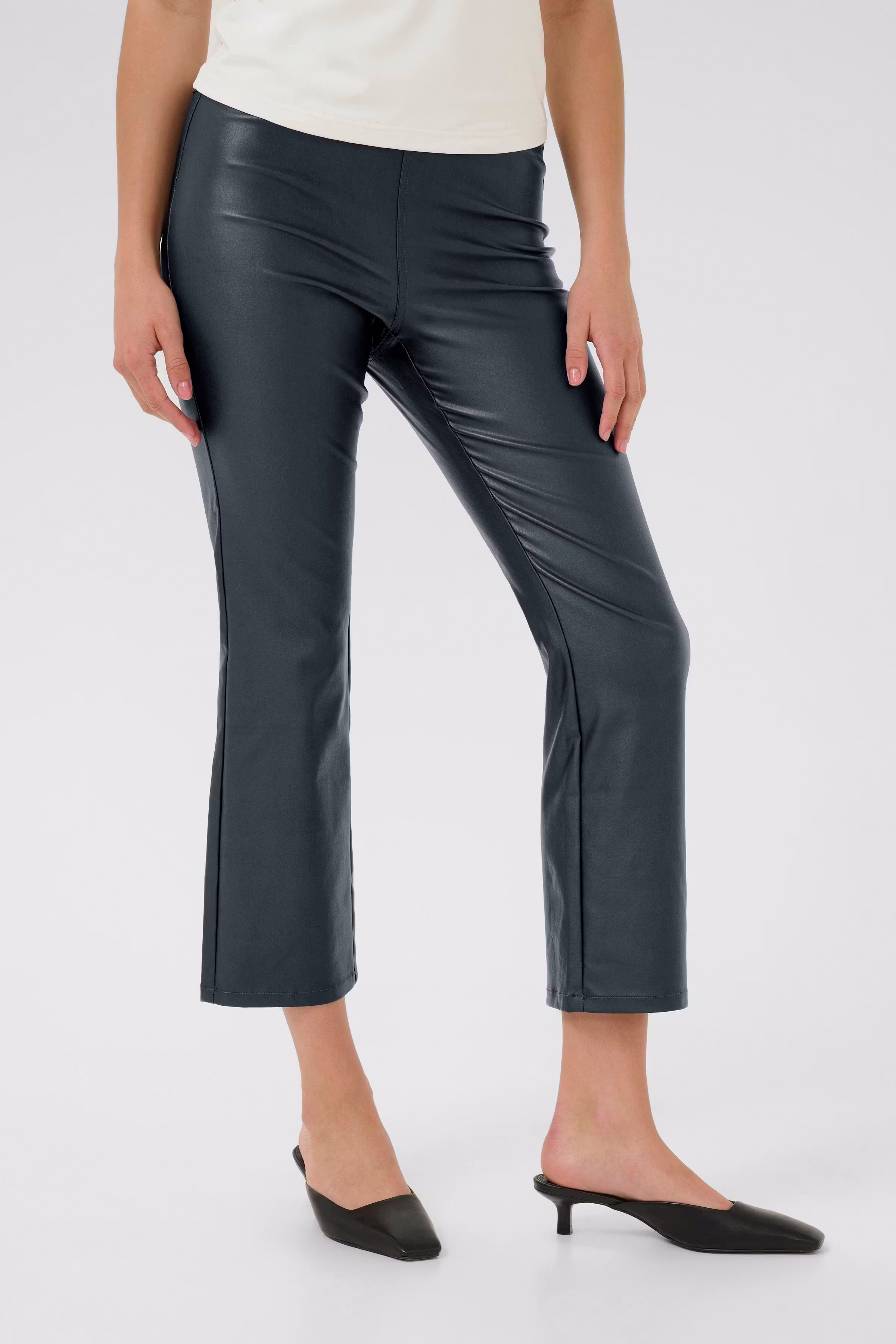 KAada Trousers LOOKBOOK FRONT 10503875-190205