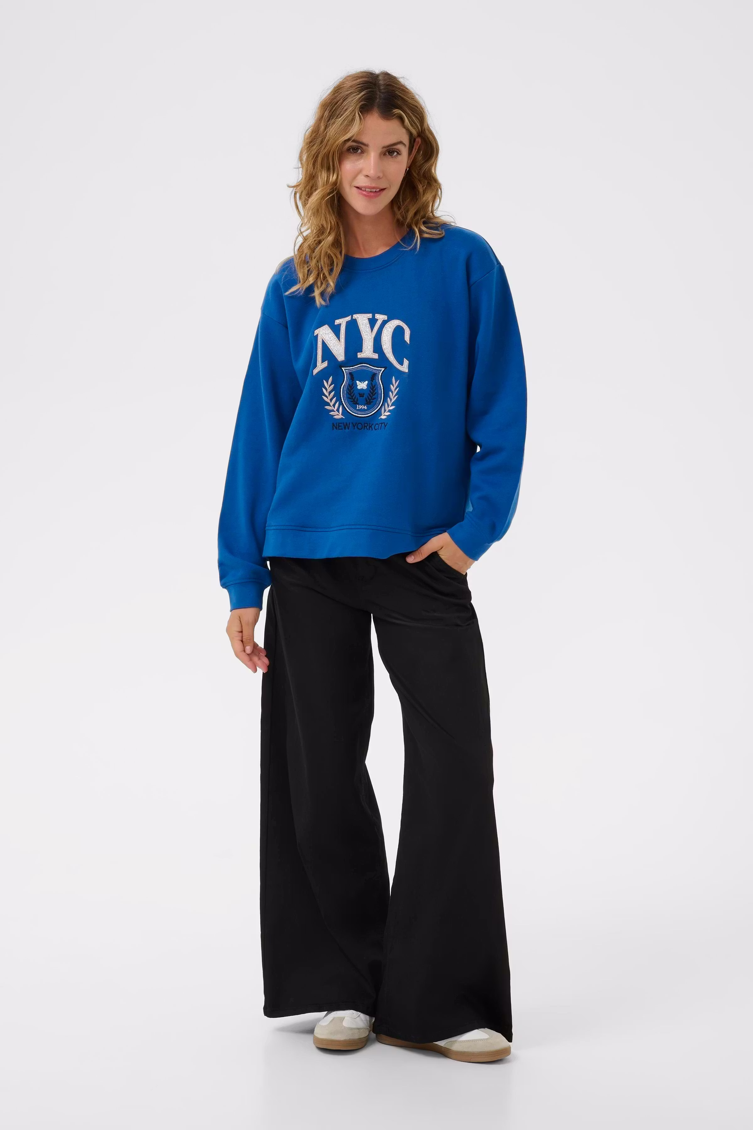 CRMirabella Sweatshirt LOOKBOOK FRONT 10614203-194055