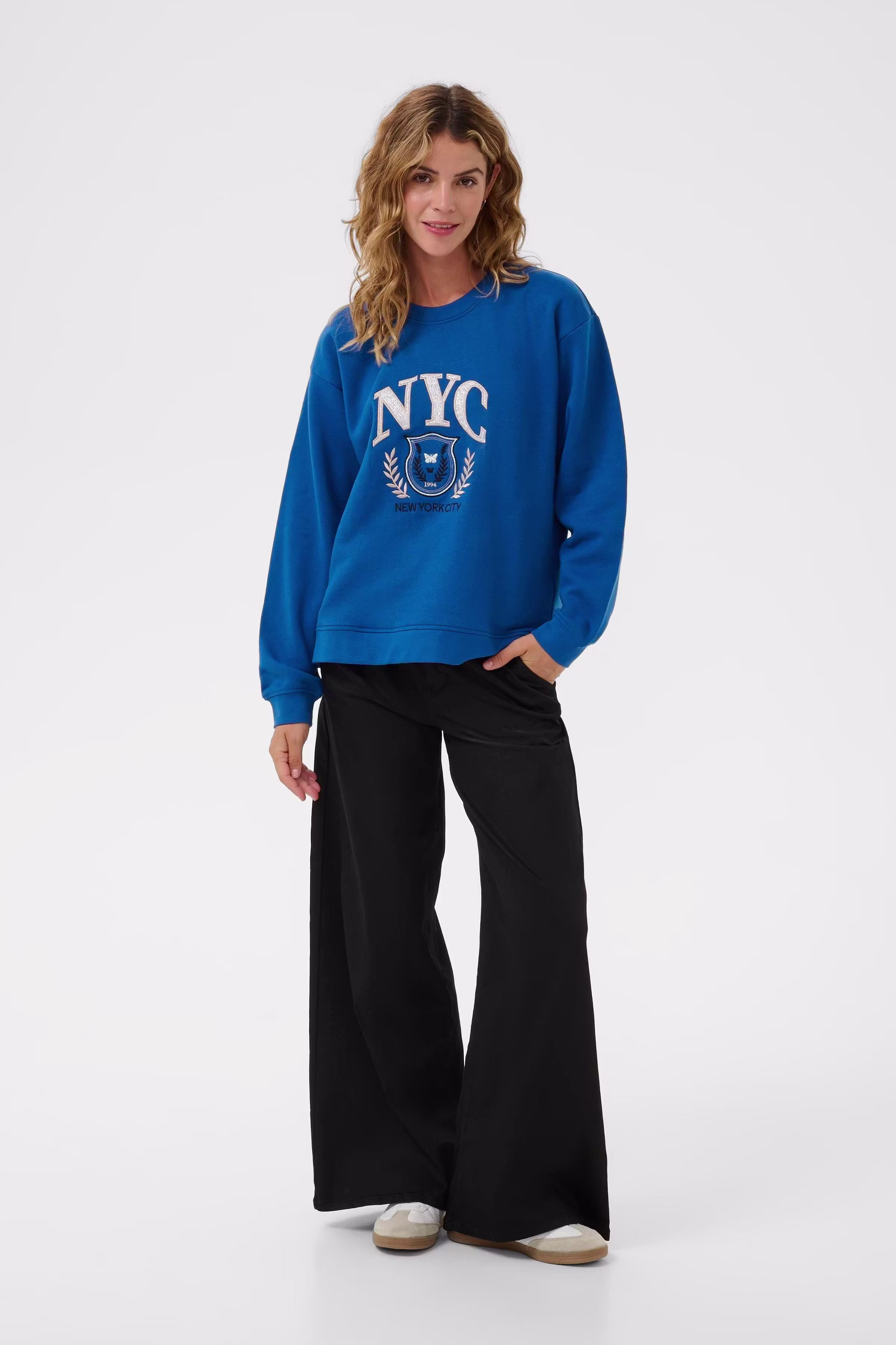 CRMirabella Sweatshirt LOOKBOOK FRONT 10614203-194055